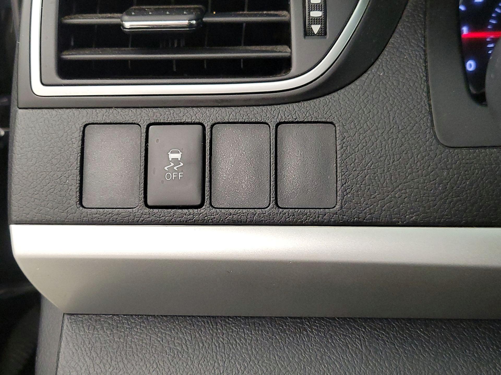 Thumbnail: 2016 Toyota Camry - 13