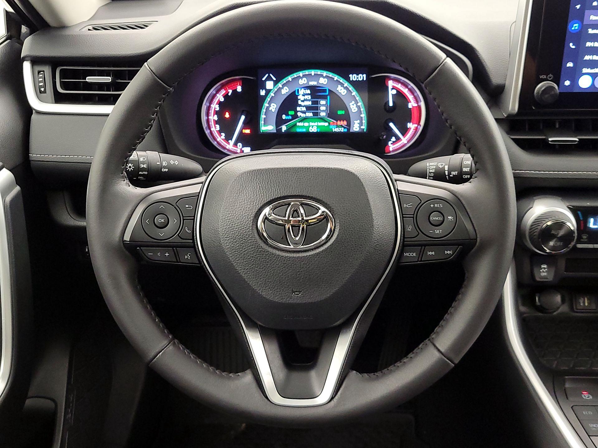 Thumbnail: 2025 Toyota RAV4 - 10