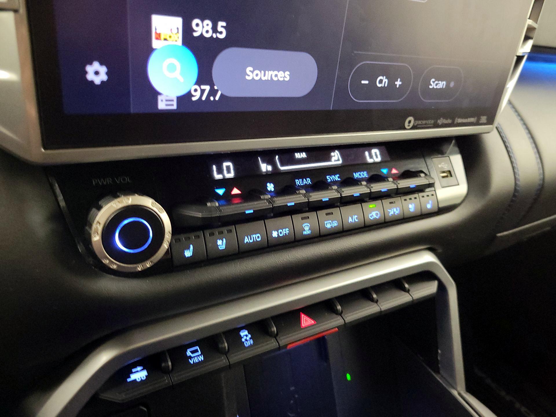 Thumbnail: 2023 Toyota Sequoia - 17
