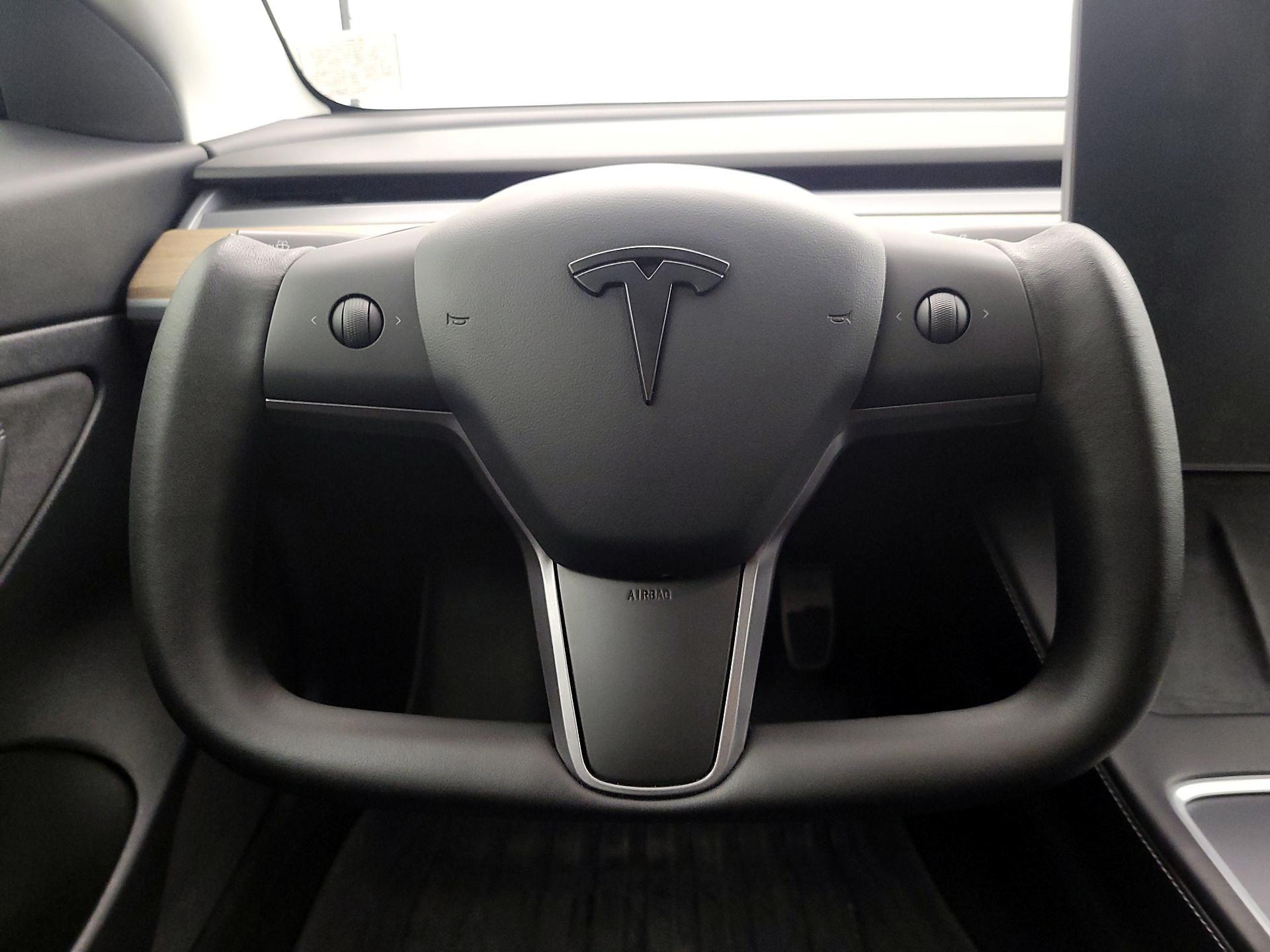 Thumbnail: 2021 Tesla Model 3 - 10