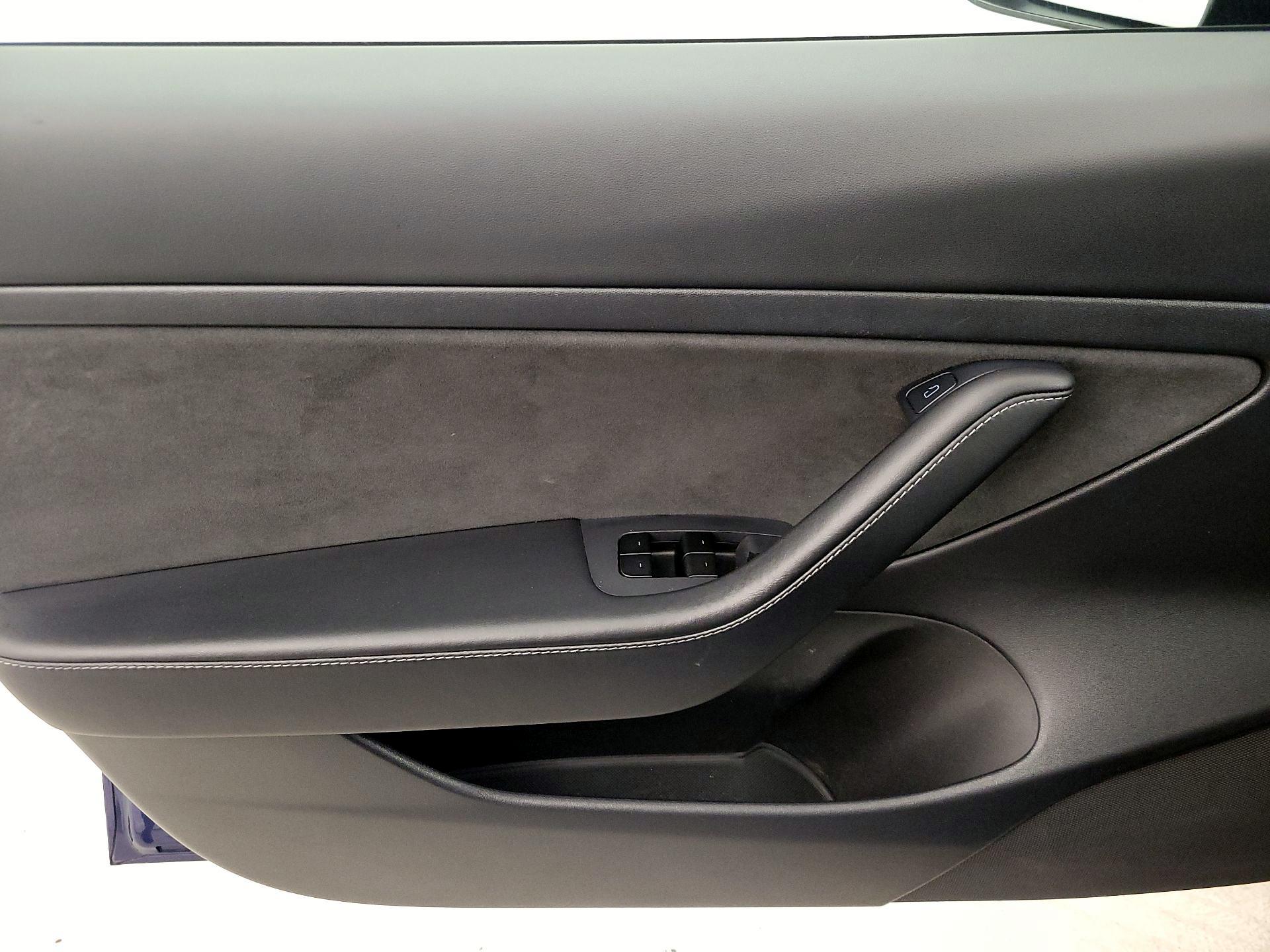 Thumbnail: 2021 Tesla Model 3 - 12
