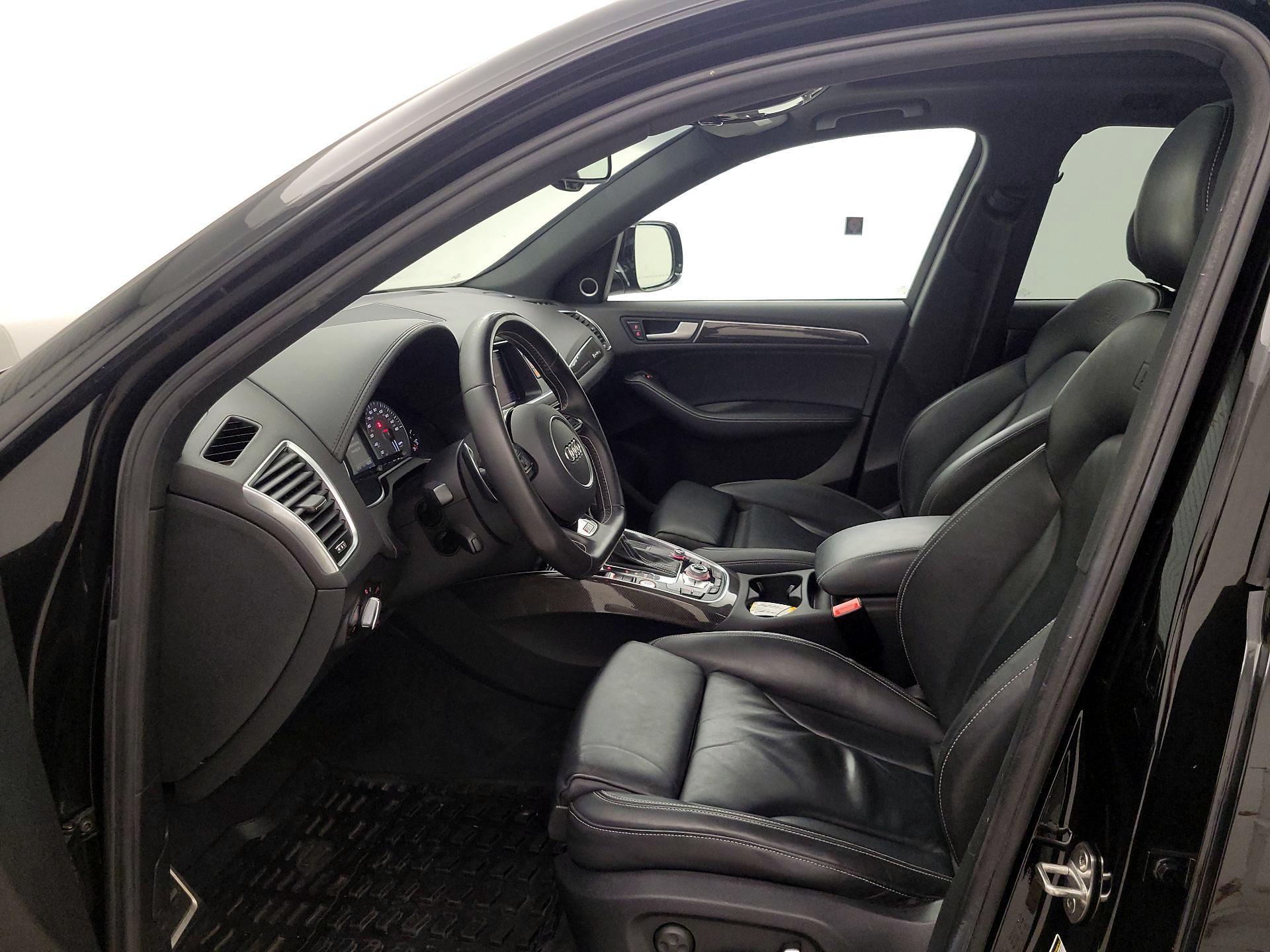 Thumbnail: 2015 Audi SQ5 - 11