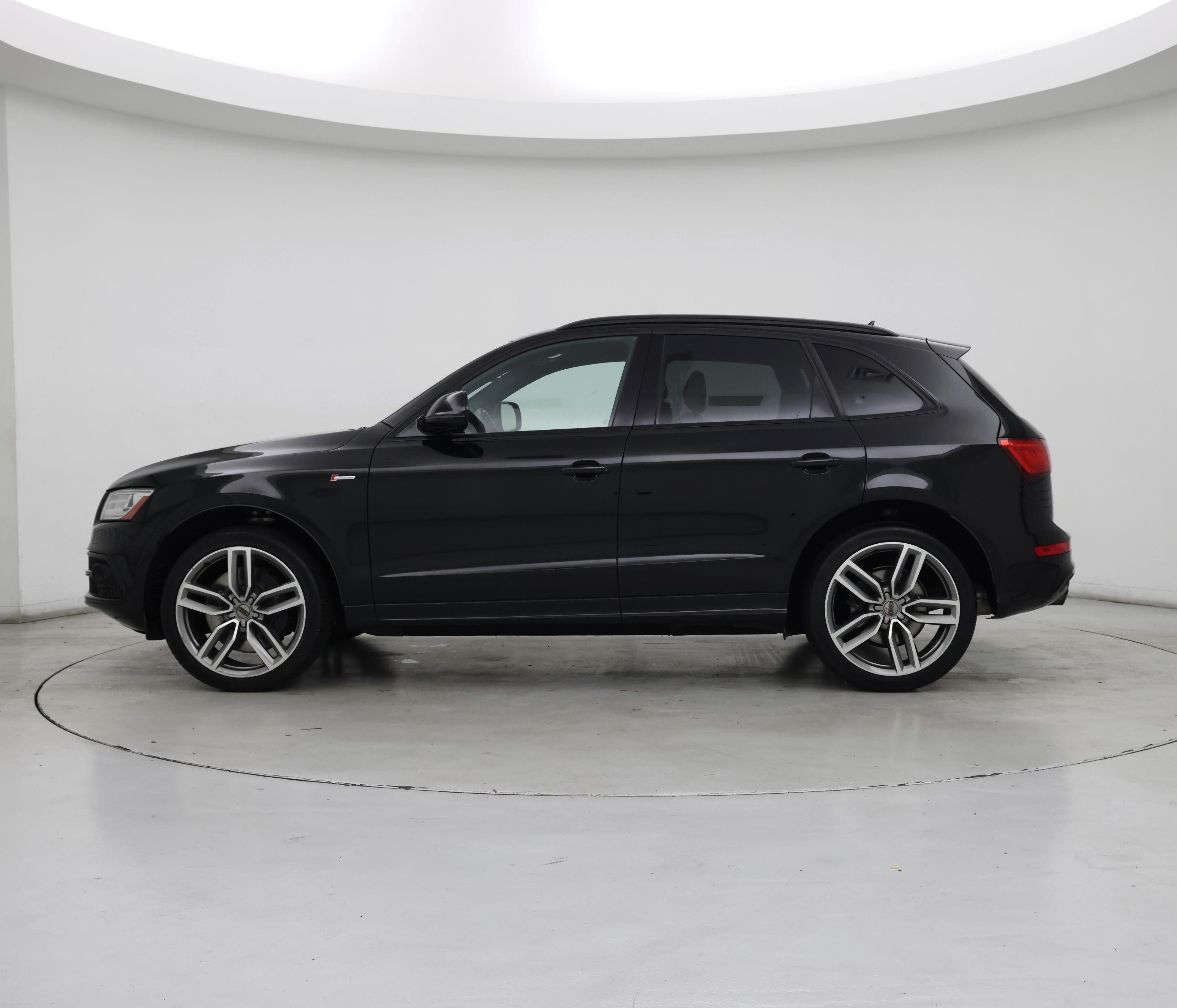 Thumbnail: 2015 Audi SQ5 - 3