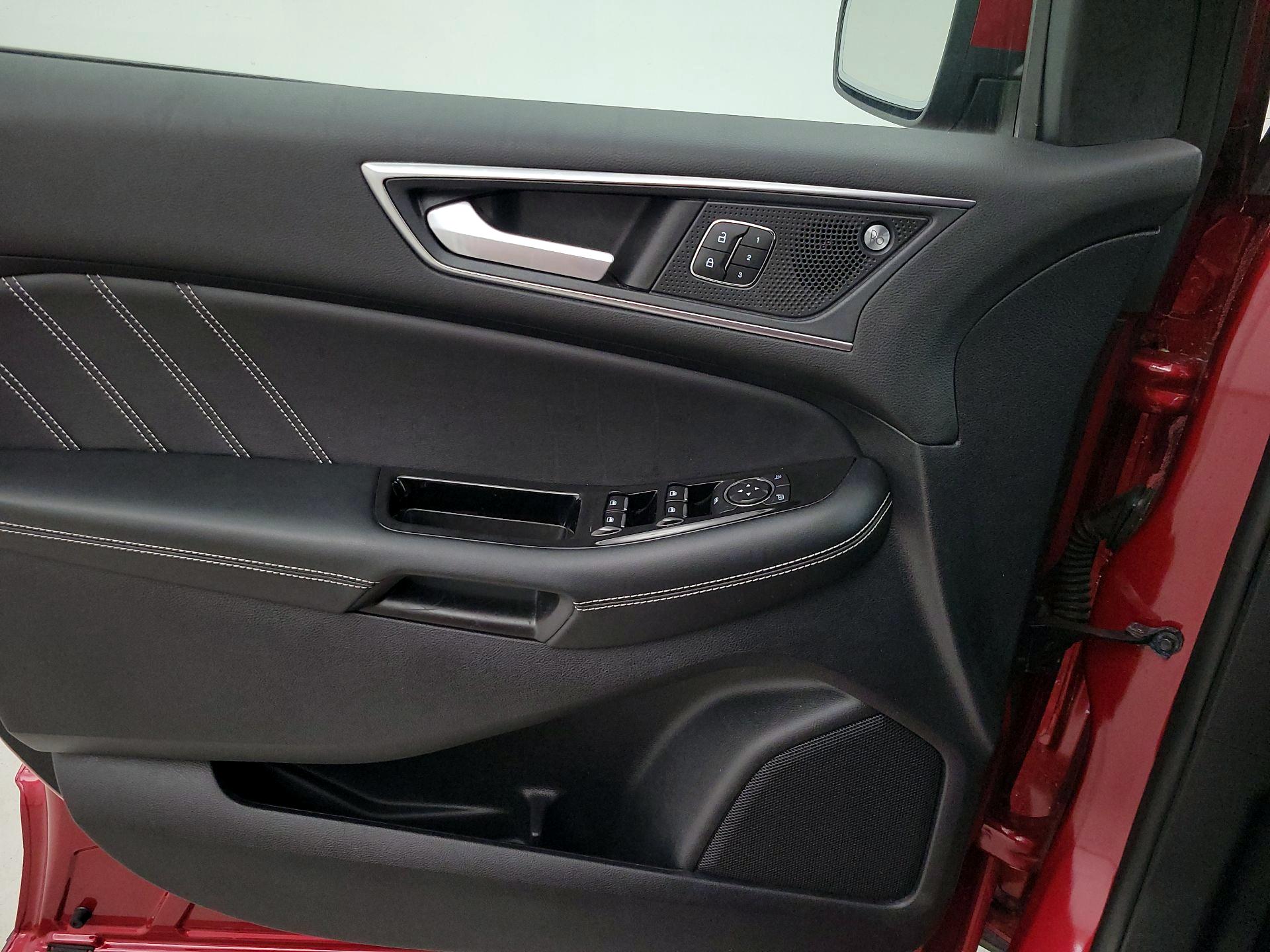 Thumbnail: 2020 Ford Edge - 12
