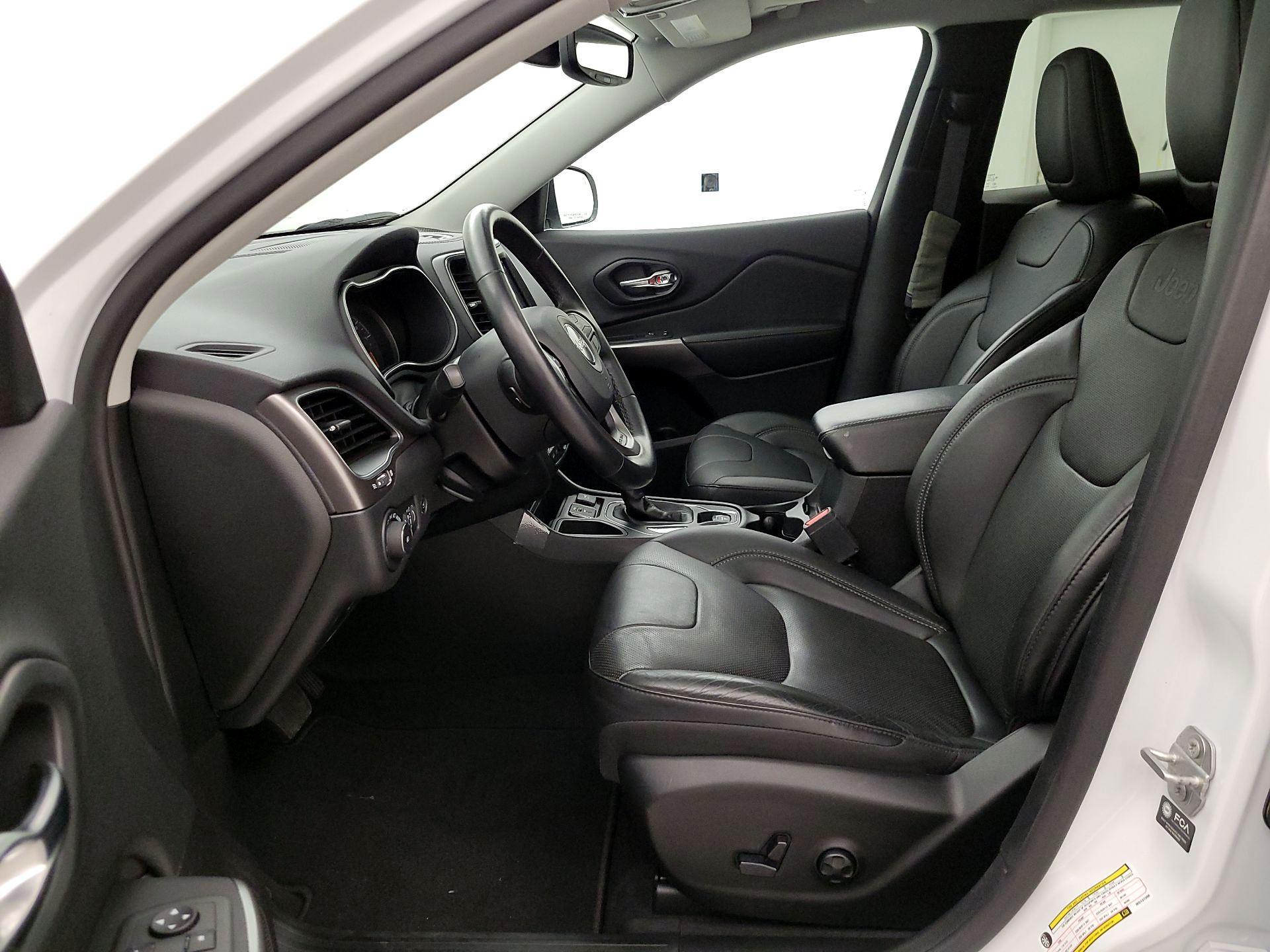 Thumbnail: 2021 Jeep Cherokee - 11