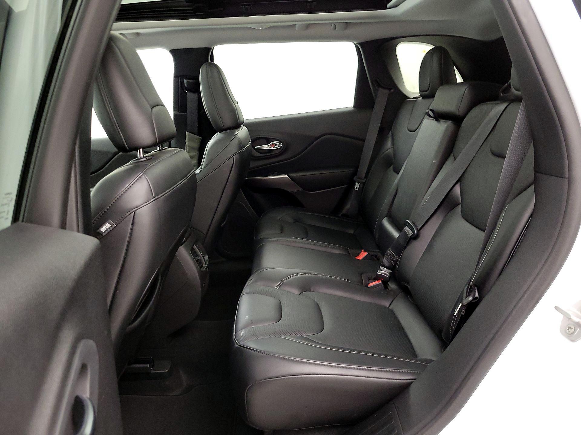 Thumbnail: 2021 Jeep Cherokee - 20