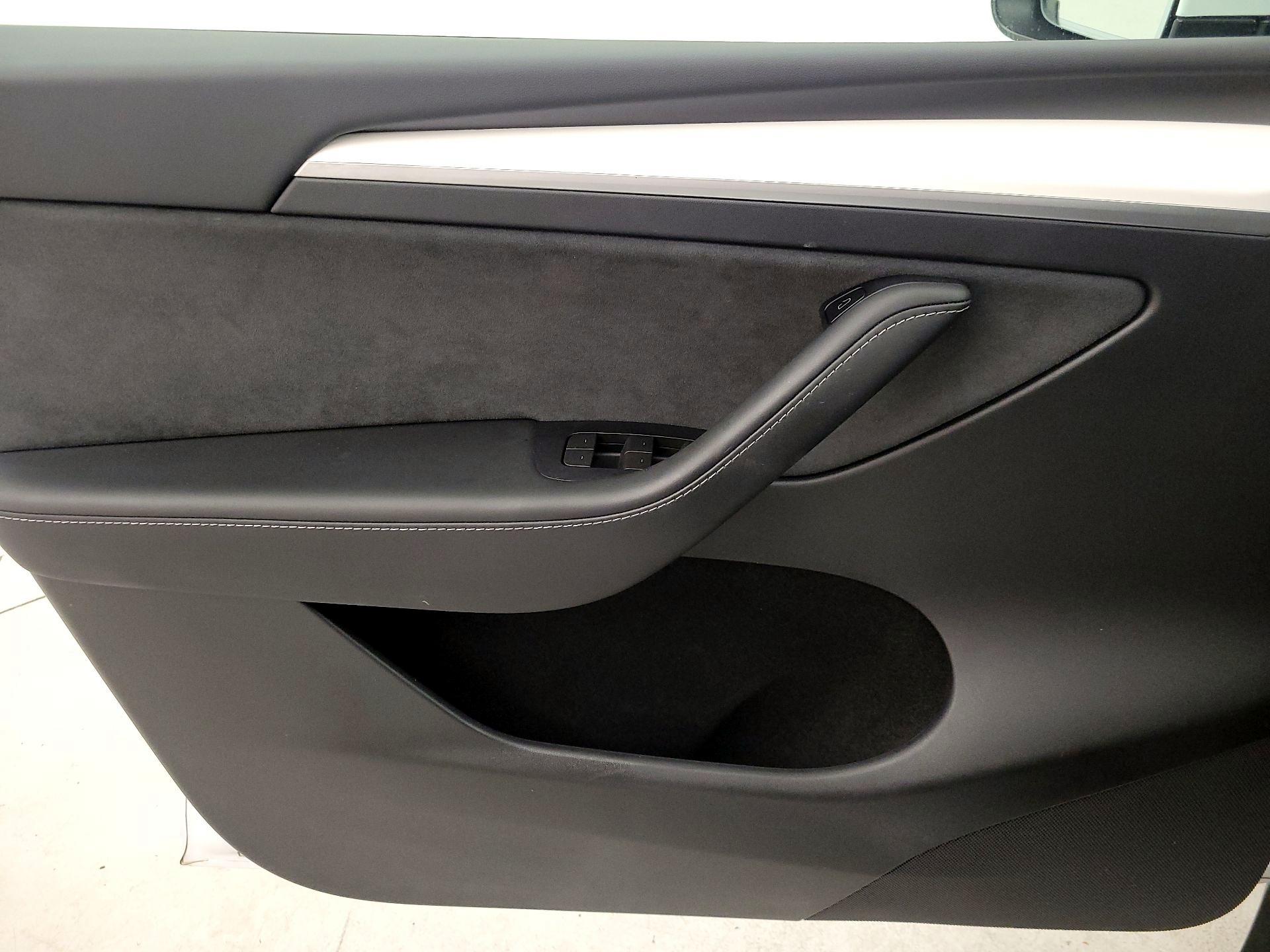 Thumbnail: 2023 Tesla Model Y - 12