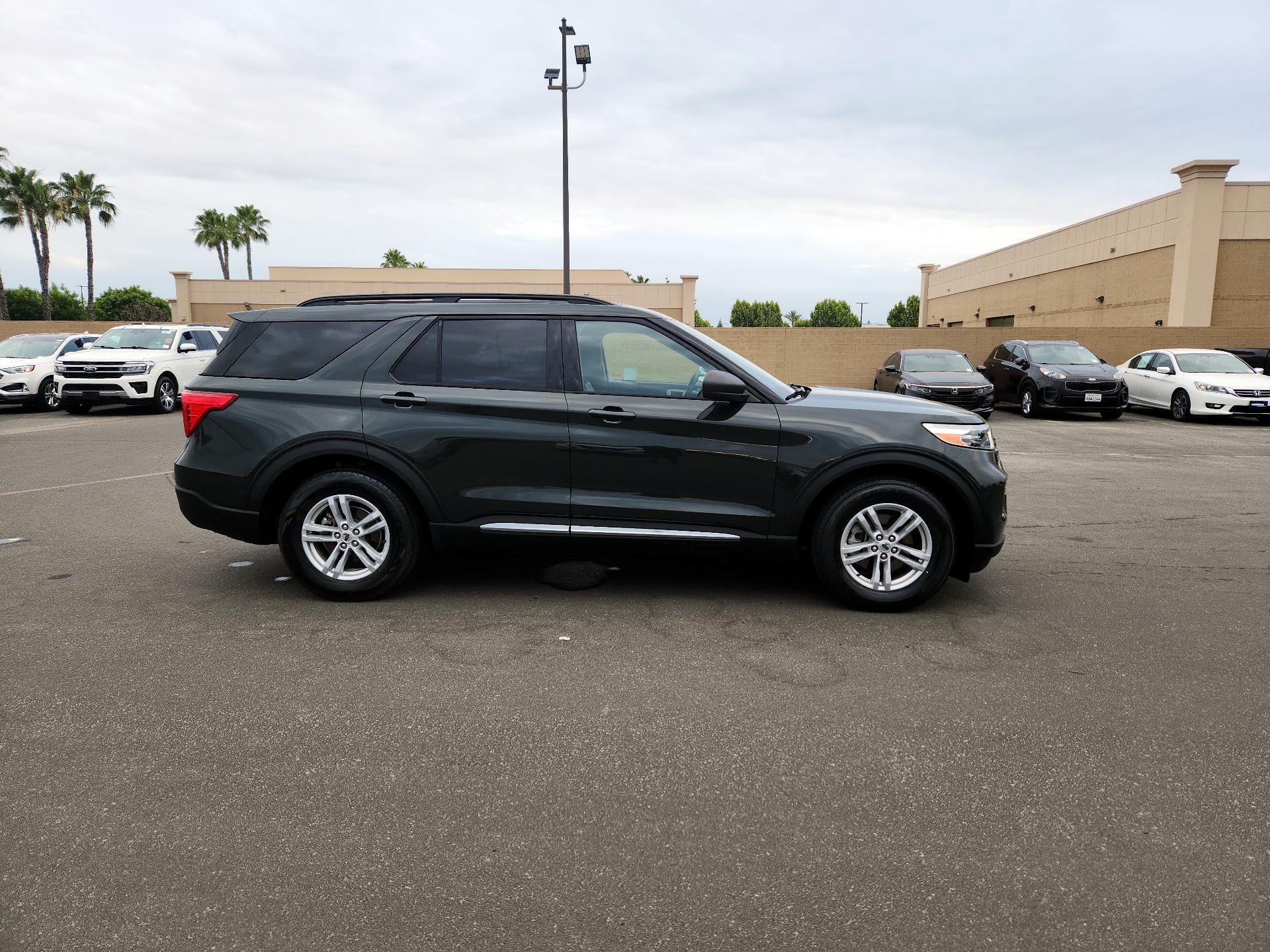 Thumbnail: 2022 Ford Explorer - 4