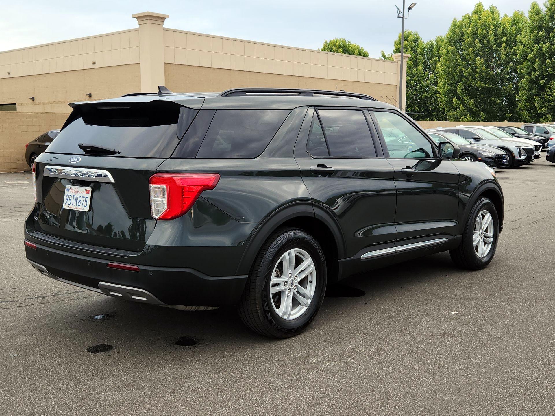 Thumbnail: 2022 Ford Explorer - 5
