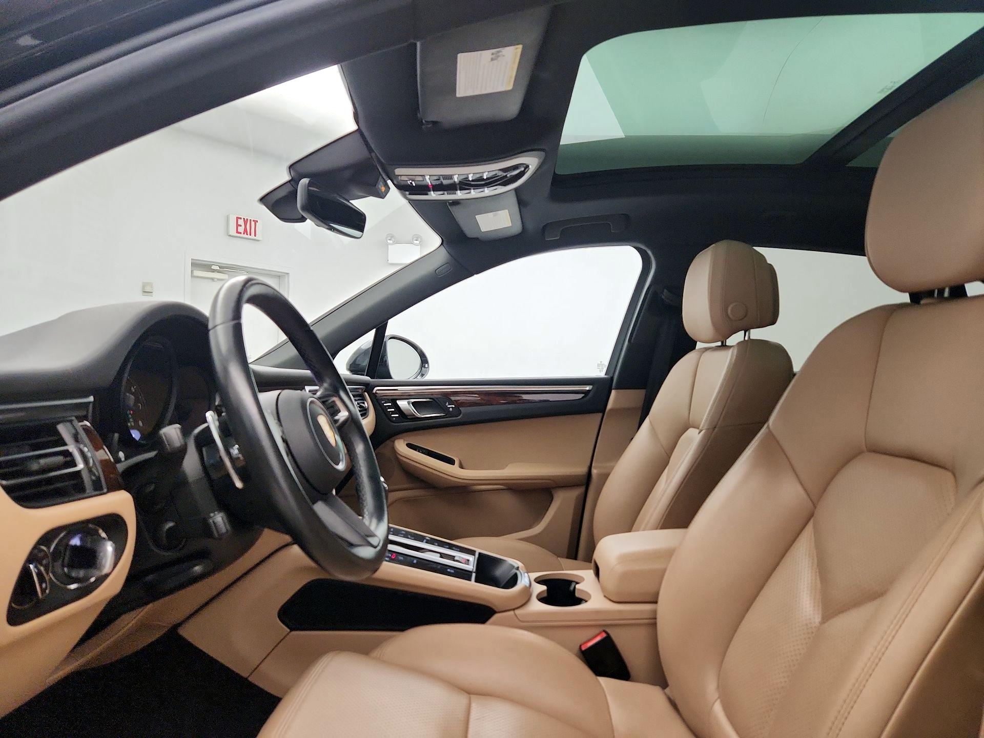 Thumbnail: 2022 Porsche Macan - 20