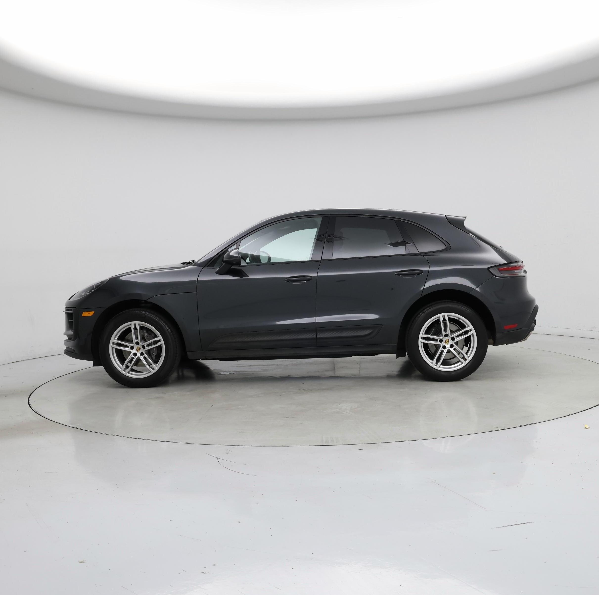 Thumbnail: 2022 Porsche Macan - 3