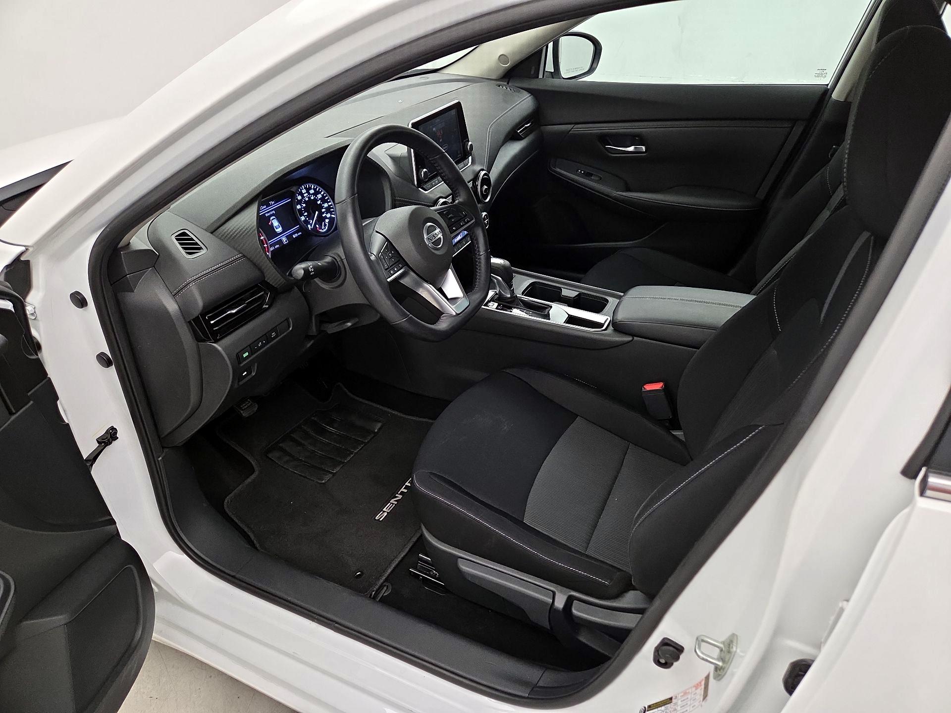 Thumbnail: 2020 Nissan Sentra - 11