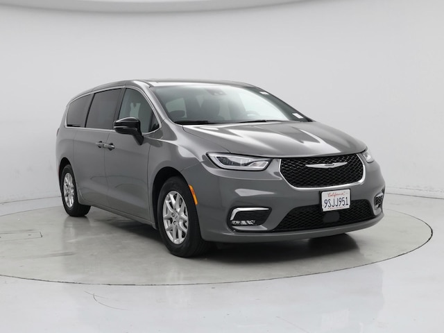 Gray 2025 Chrysler Pacifica Select FWD Minivan Front-Wheel Drive Automatic