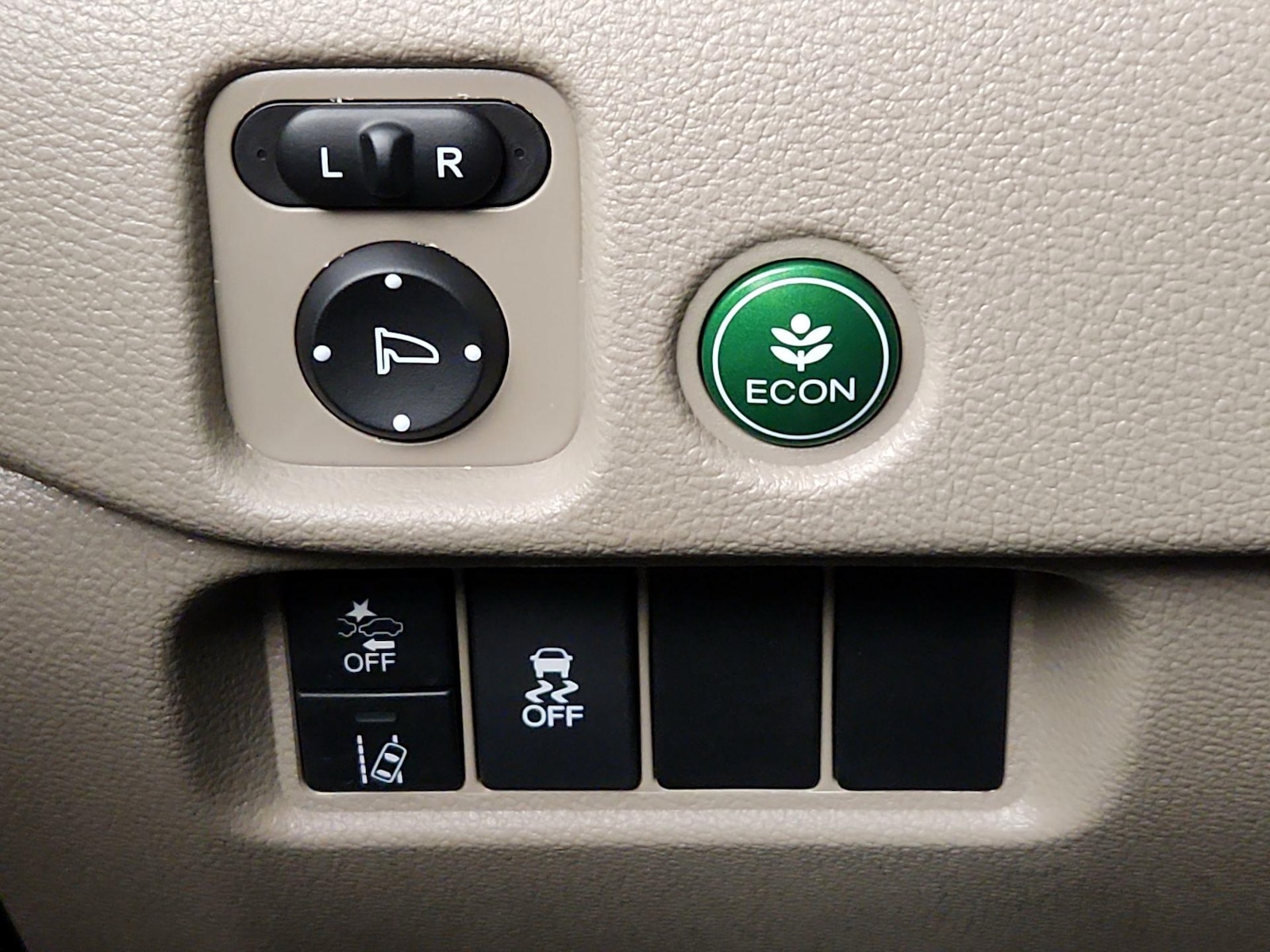 2022 Honda Pilot SE - Photo 14