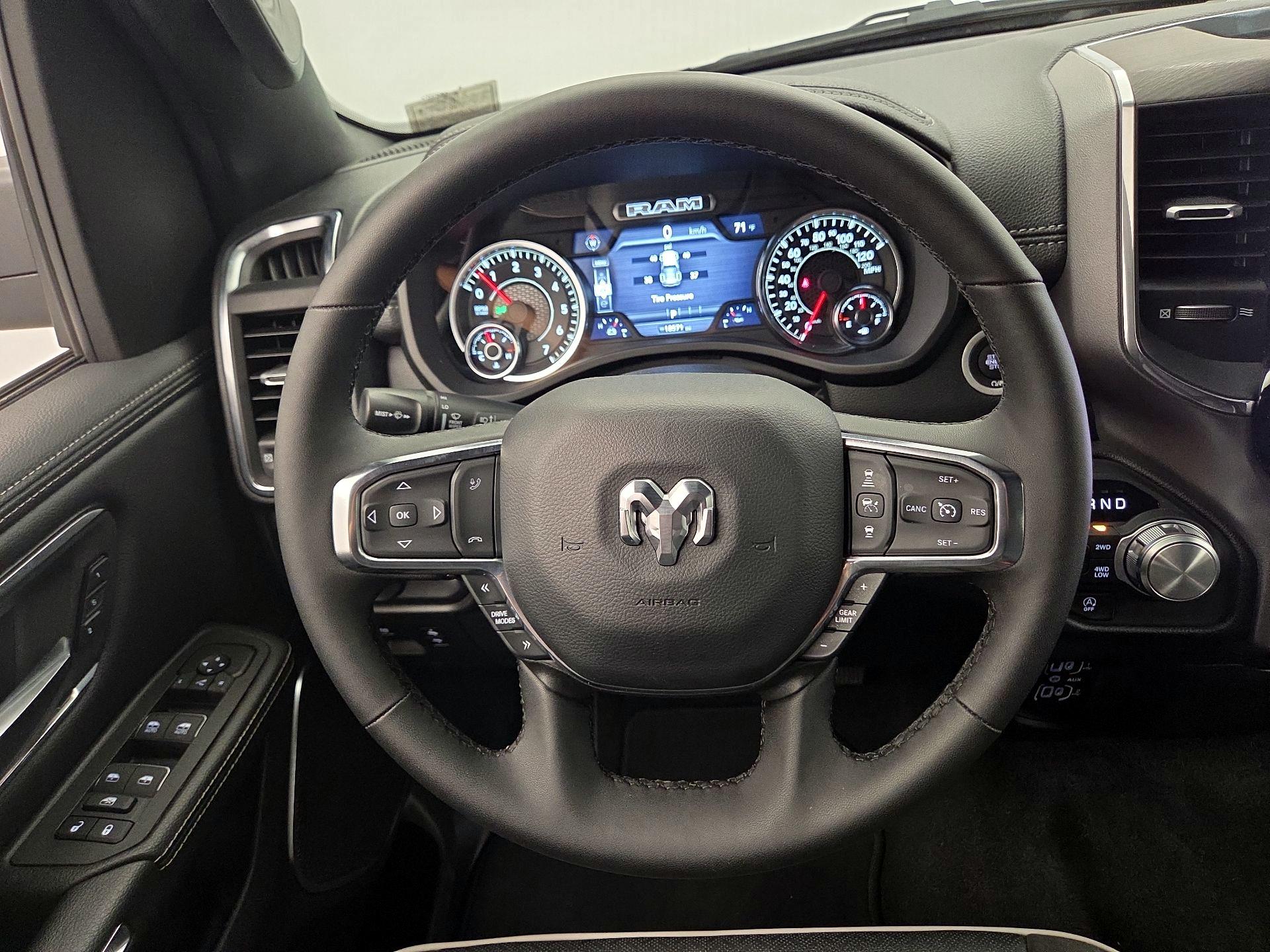 Thumbnail: 2025 RAM 1500 - 10