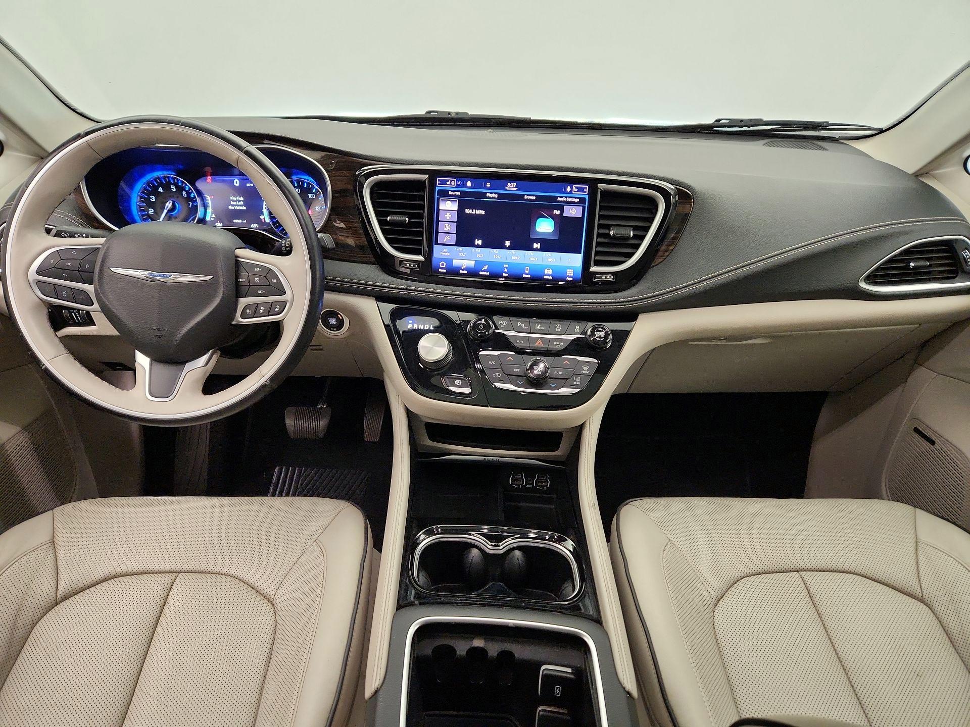 Thumbnail: 2021 Chrysler Pacifica - 9