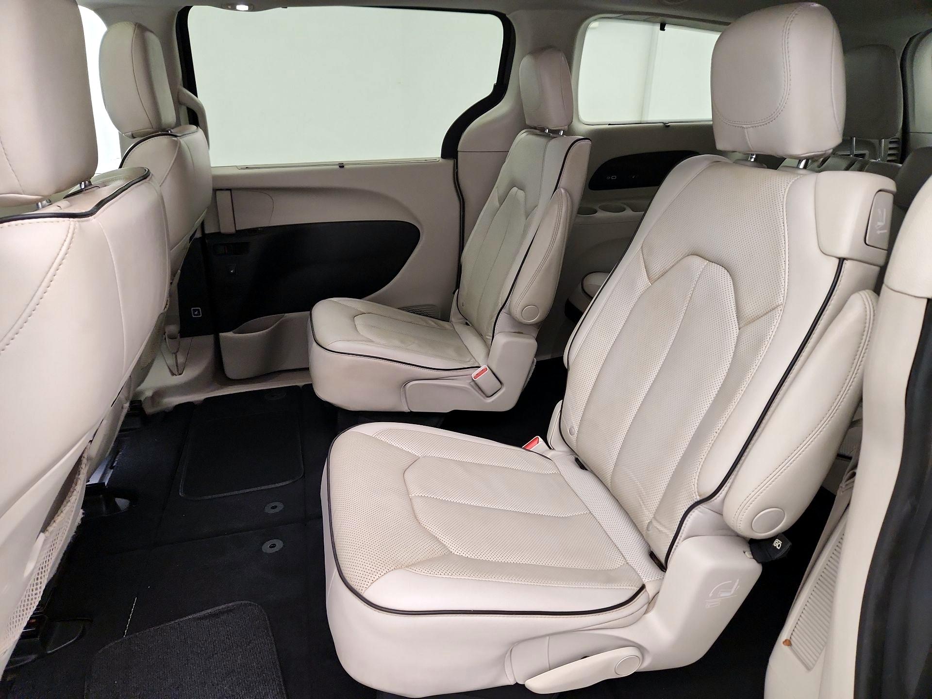 Thumbnail: 2021 Chrysler Pacifica - 20