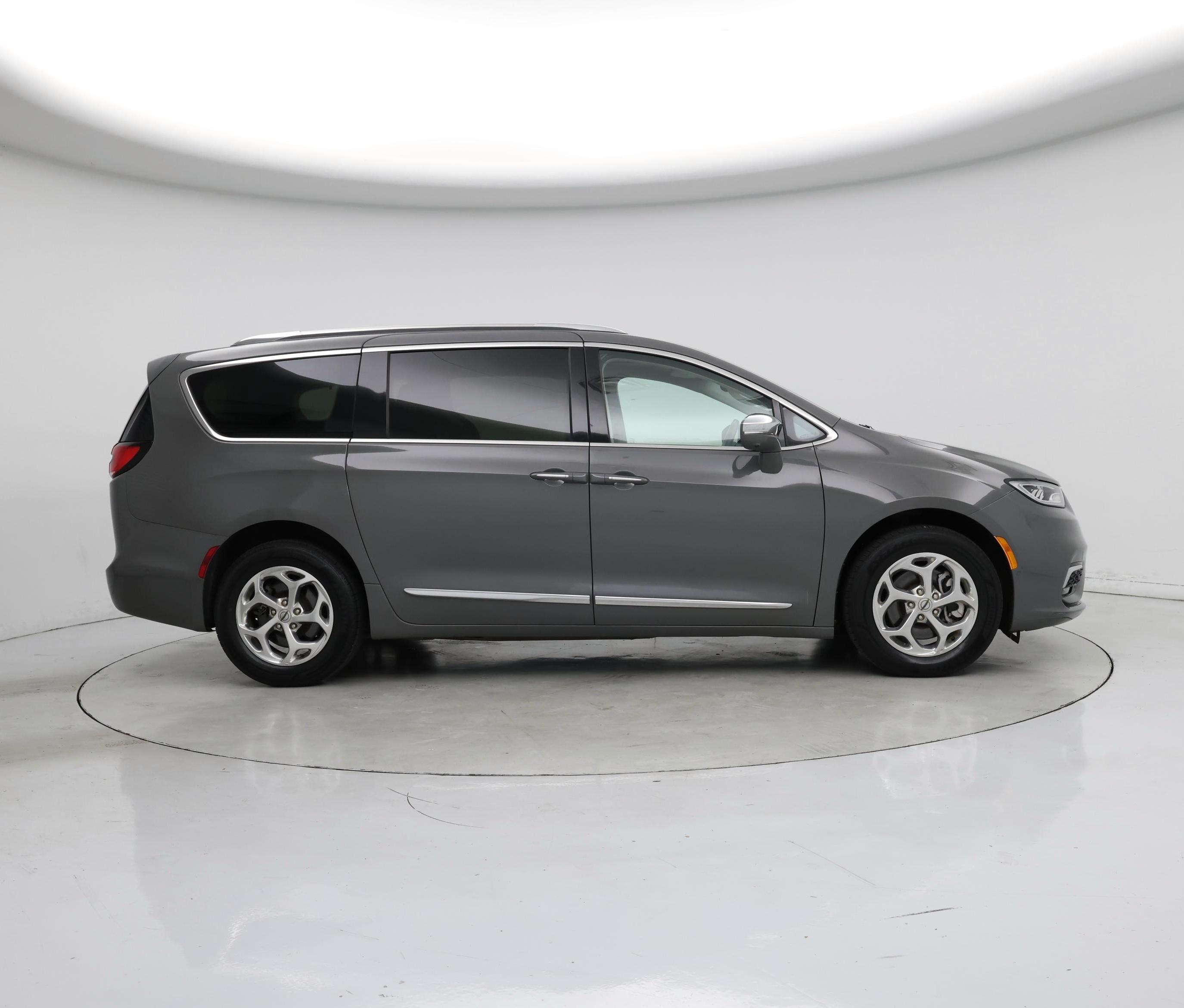 Thumbnail: 2021 Chrysler Pacifica - 7