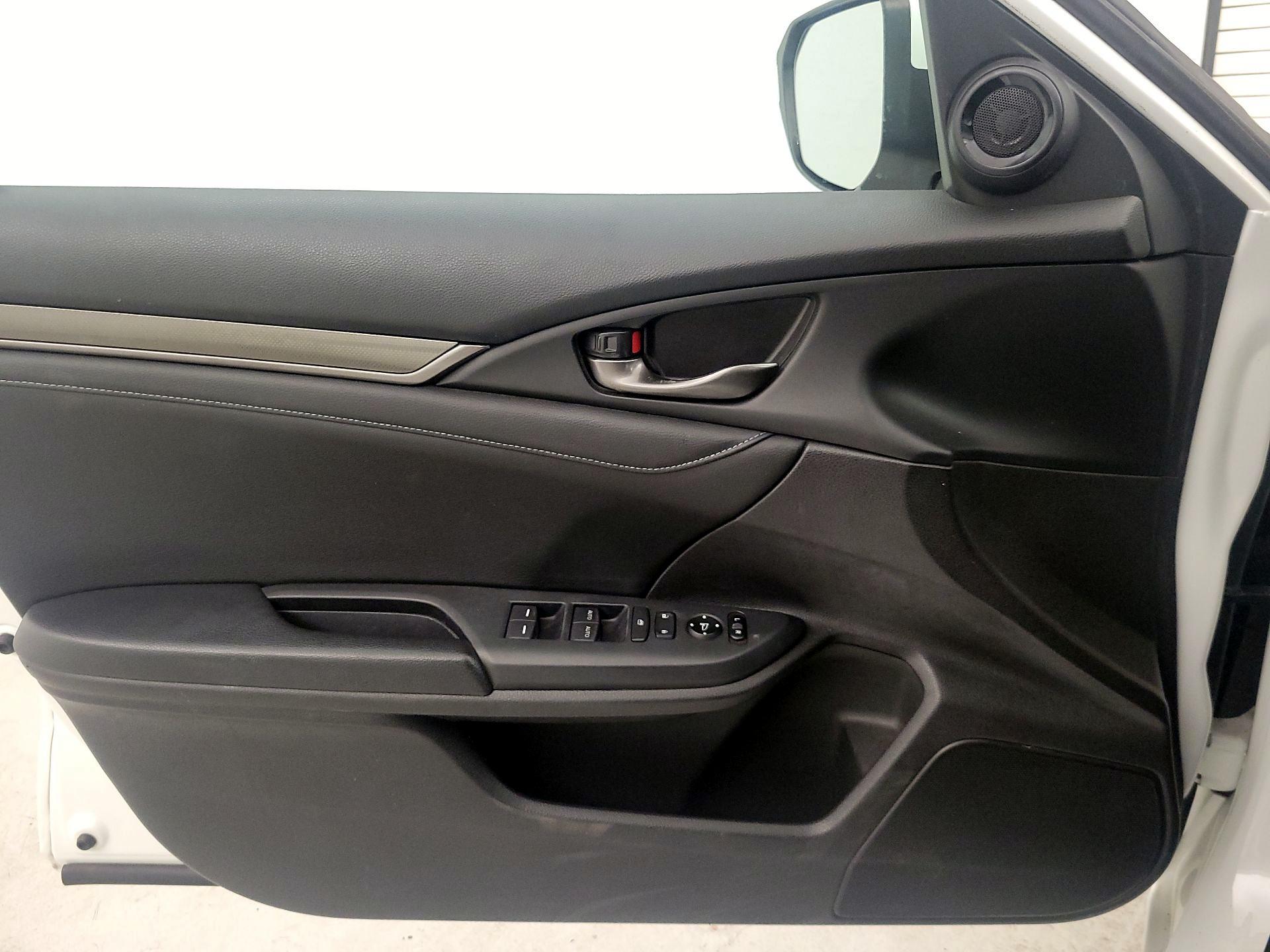 Thumbnail: 2017 Honda Civic - 12