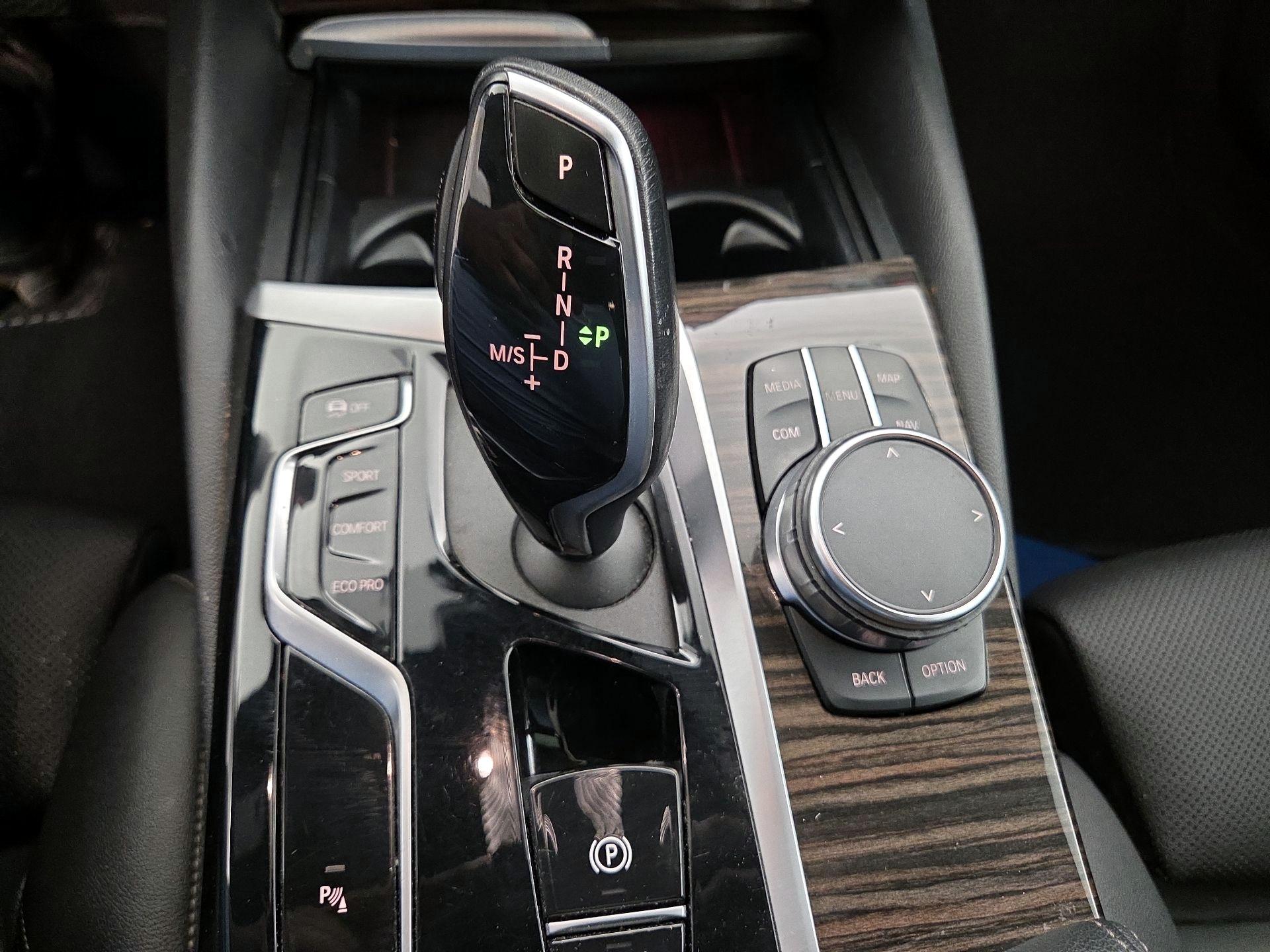 Thumbnail: 2023 BMW 5 Series - 18