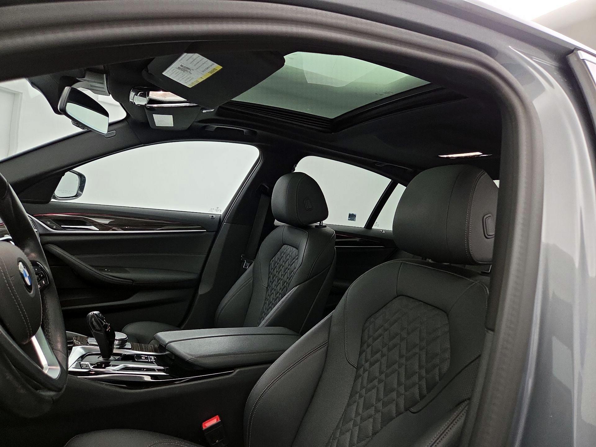 Thumbnail: 2023 BMW 5 Series - 20
