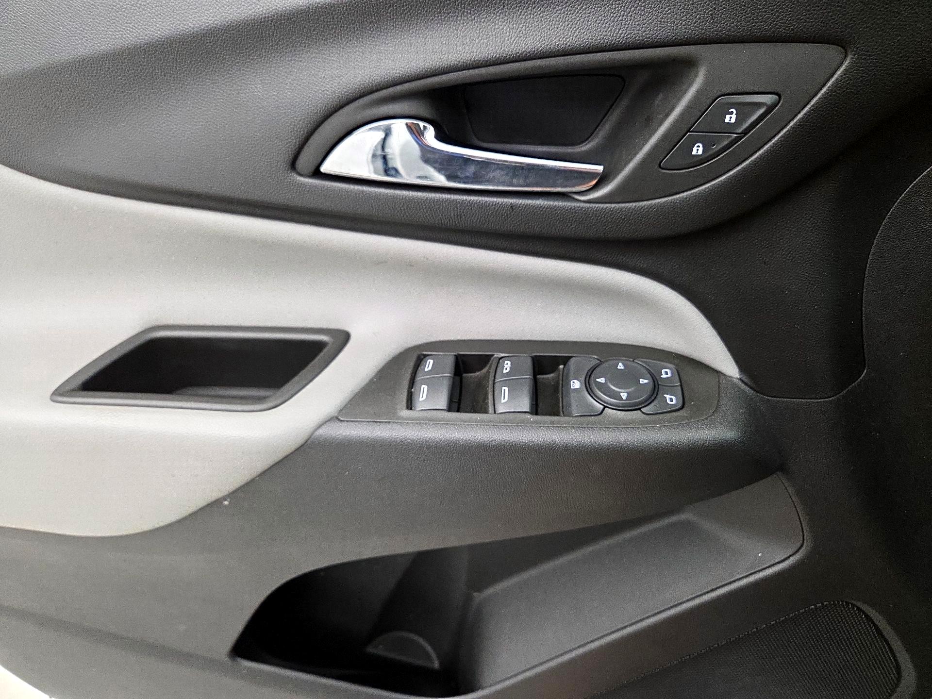 Thumbnail: 2022 Chevrolet Equinox - 12