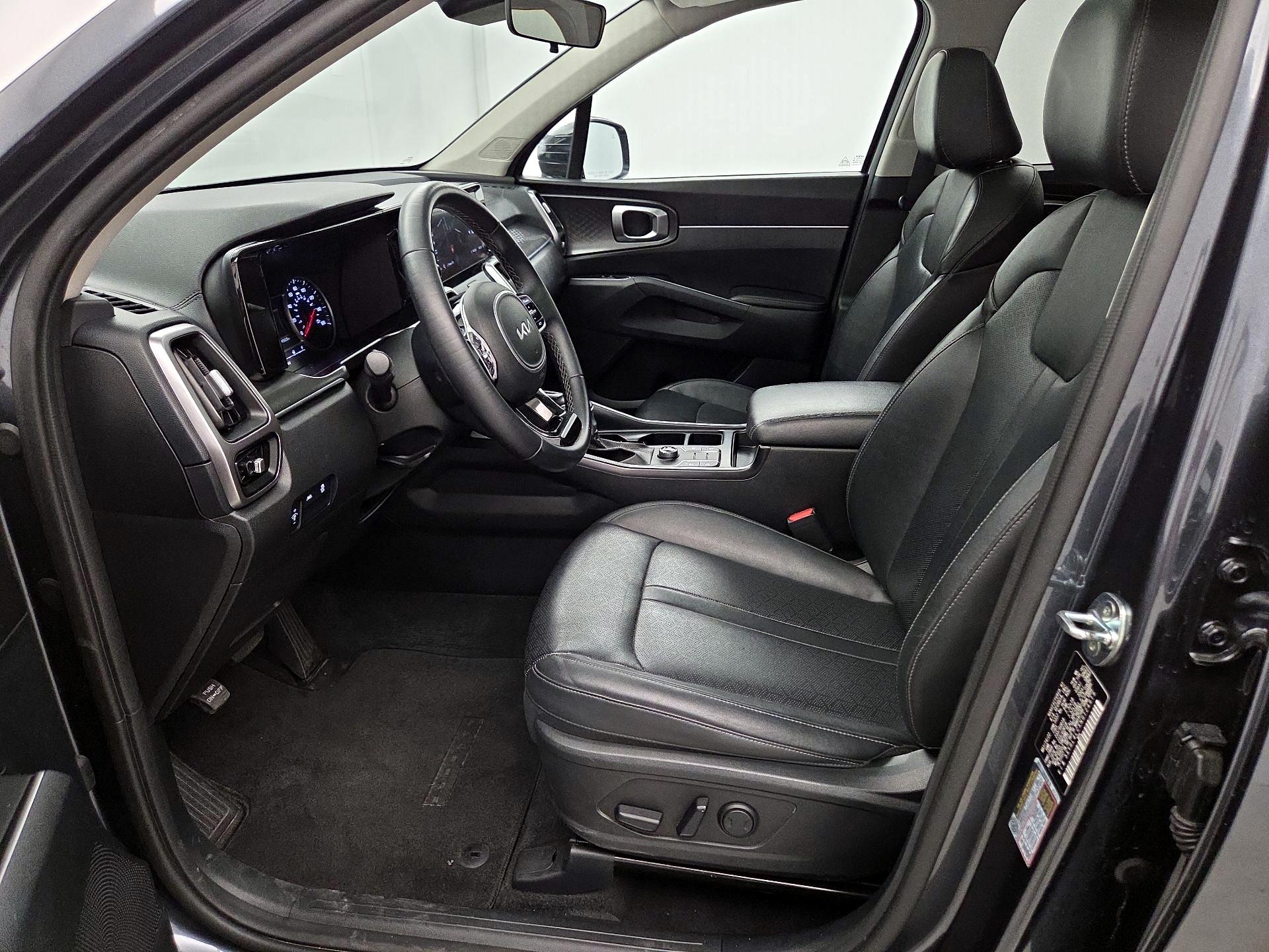 Thumbnail: 2022 Kia Sorento - 11