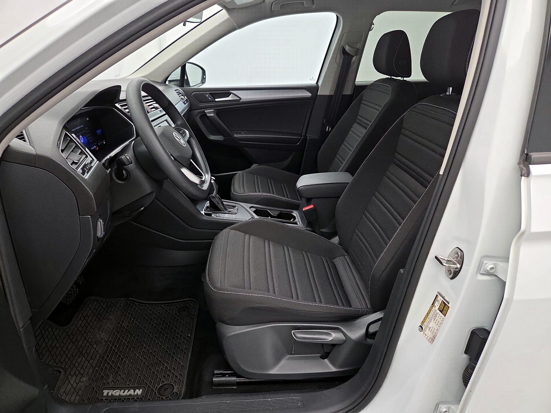 Thumbnail: 2023 Volkswagen Tiguan - 11