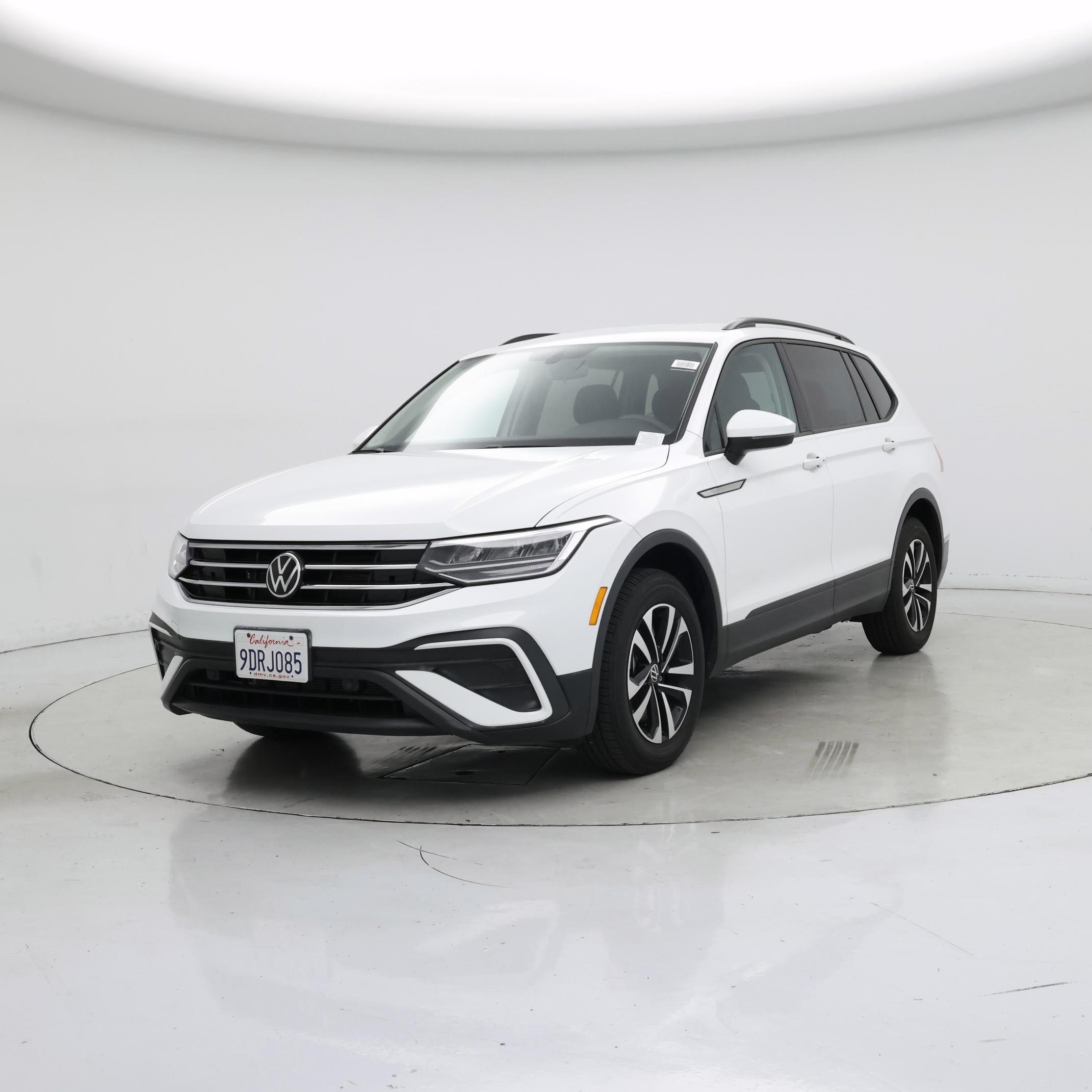 Thumbnail: 2023 Volkswagen Tiguan - 4