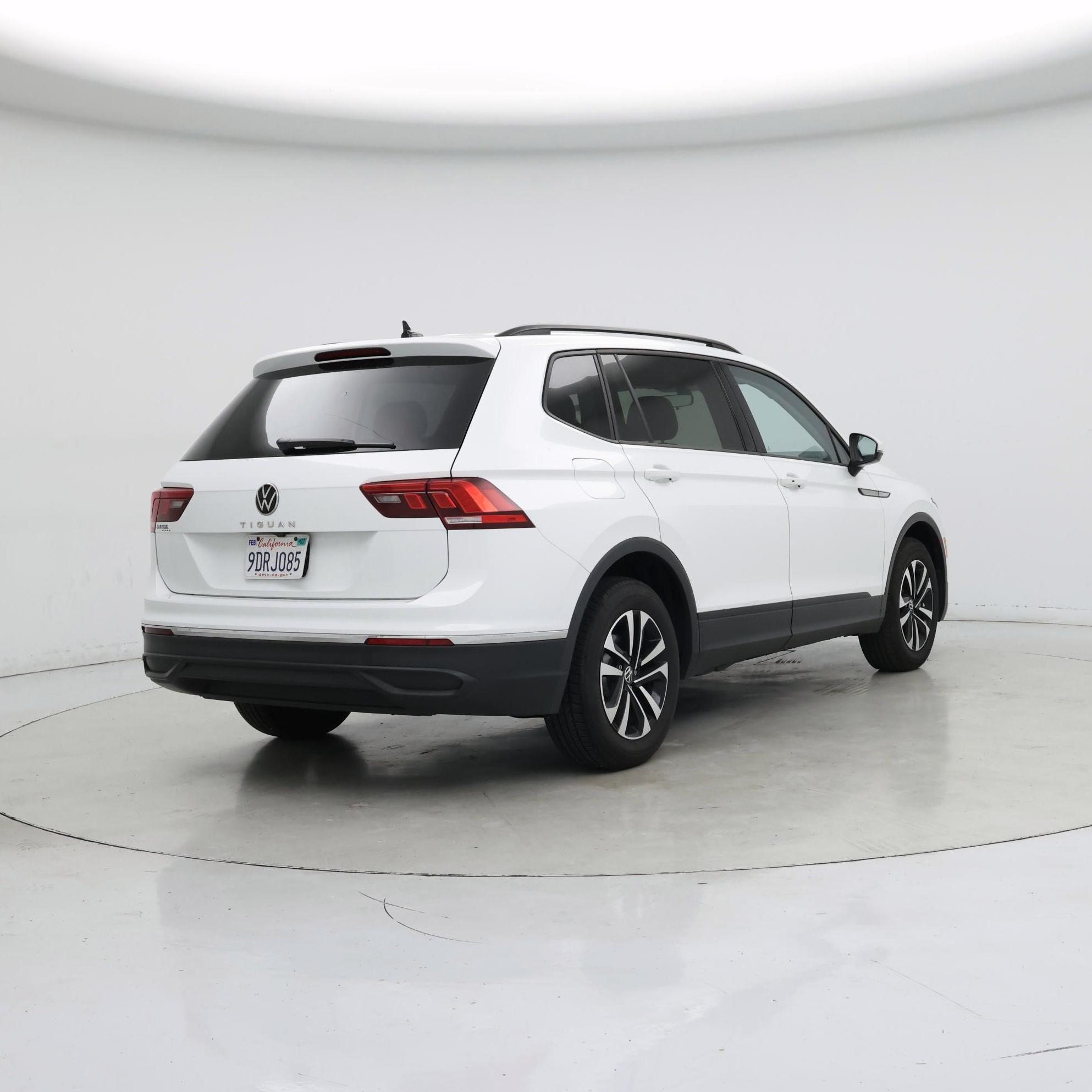 Thumbnail: 2023 Volkswagen Tiguan - 8