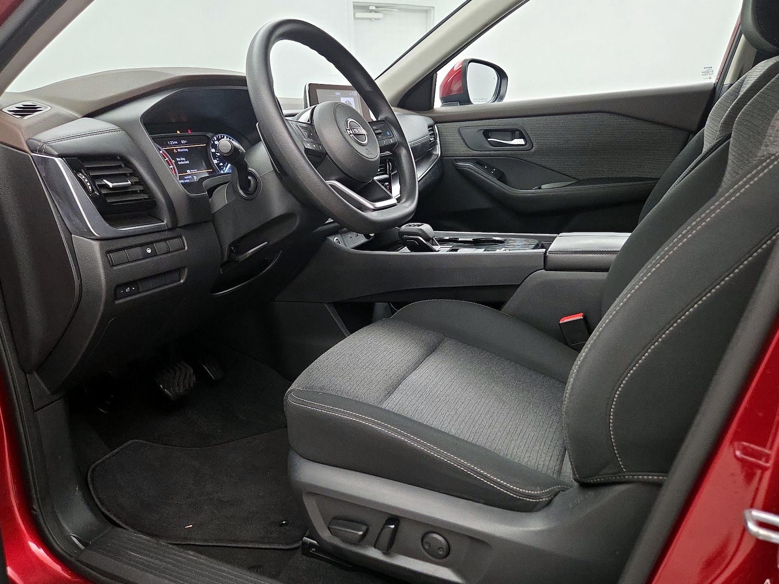 2022 Nissan Rogue SV - Photo 12