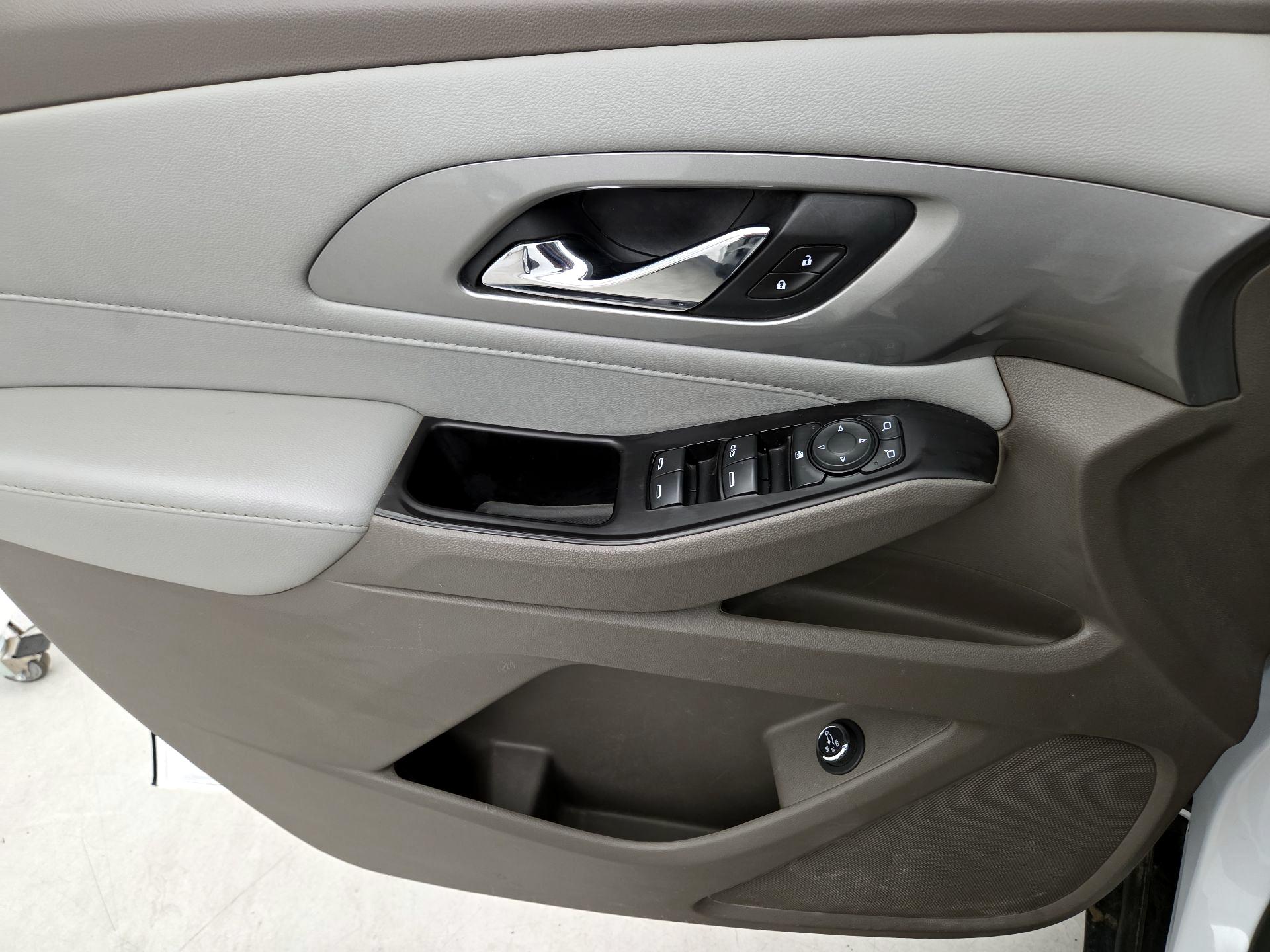 Thumbnail: 2020 Chevrolet Traverse - 12