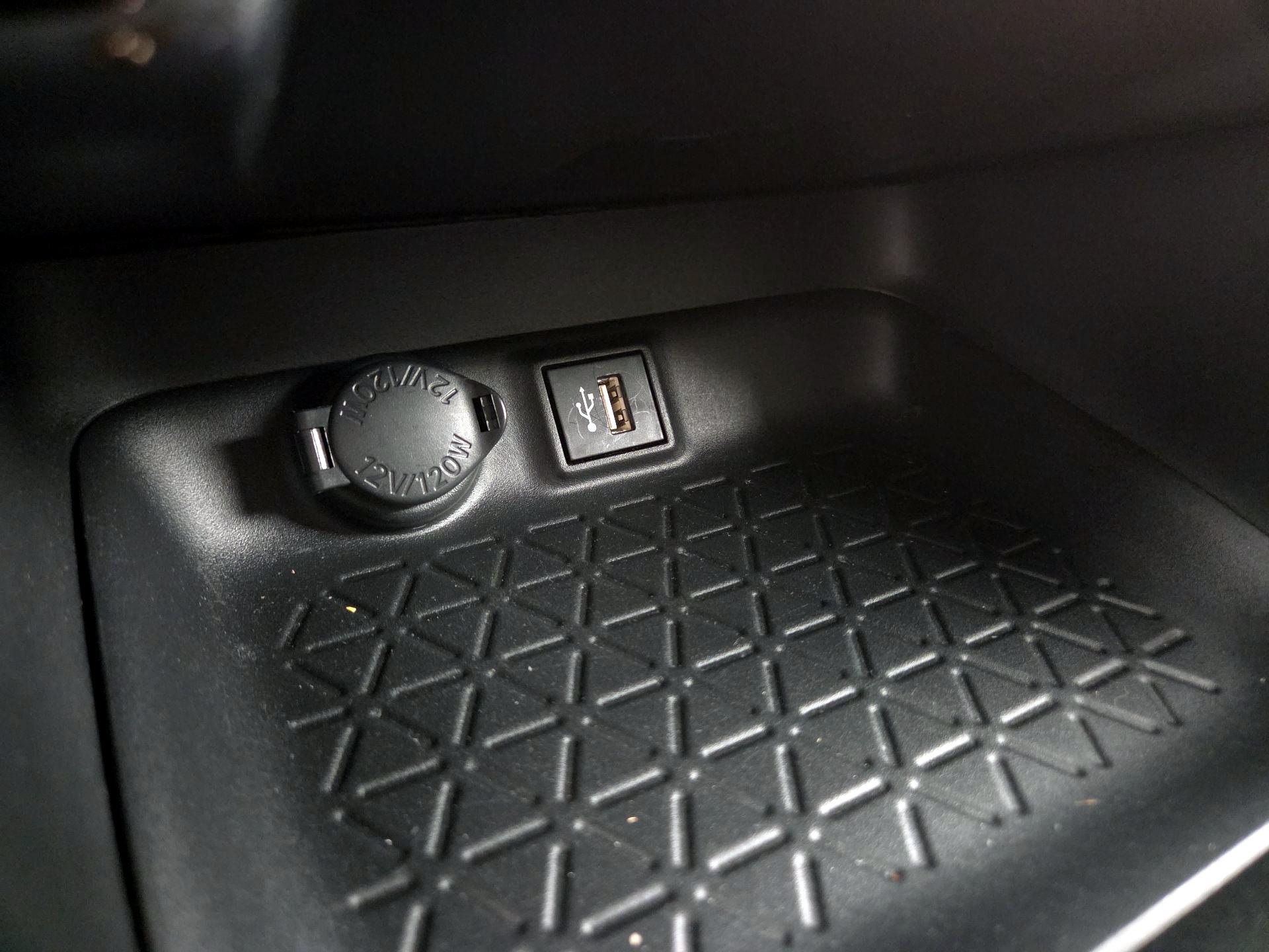 Thumbnail: 2023 Toyota RAV4 - 18