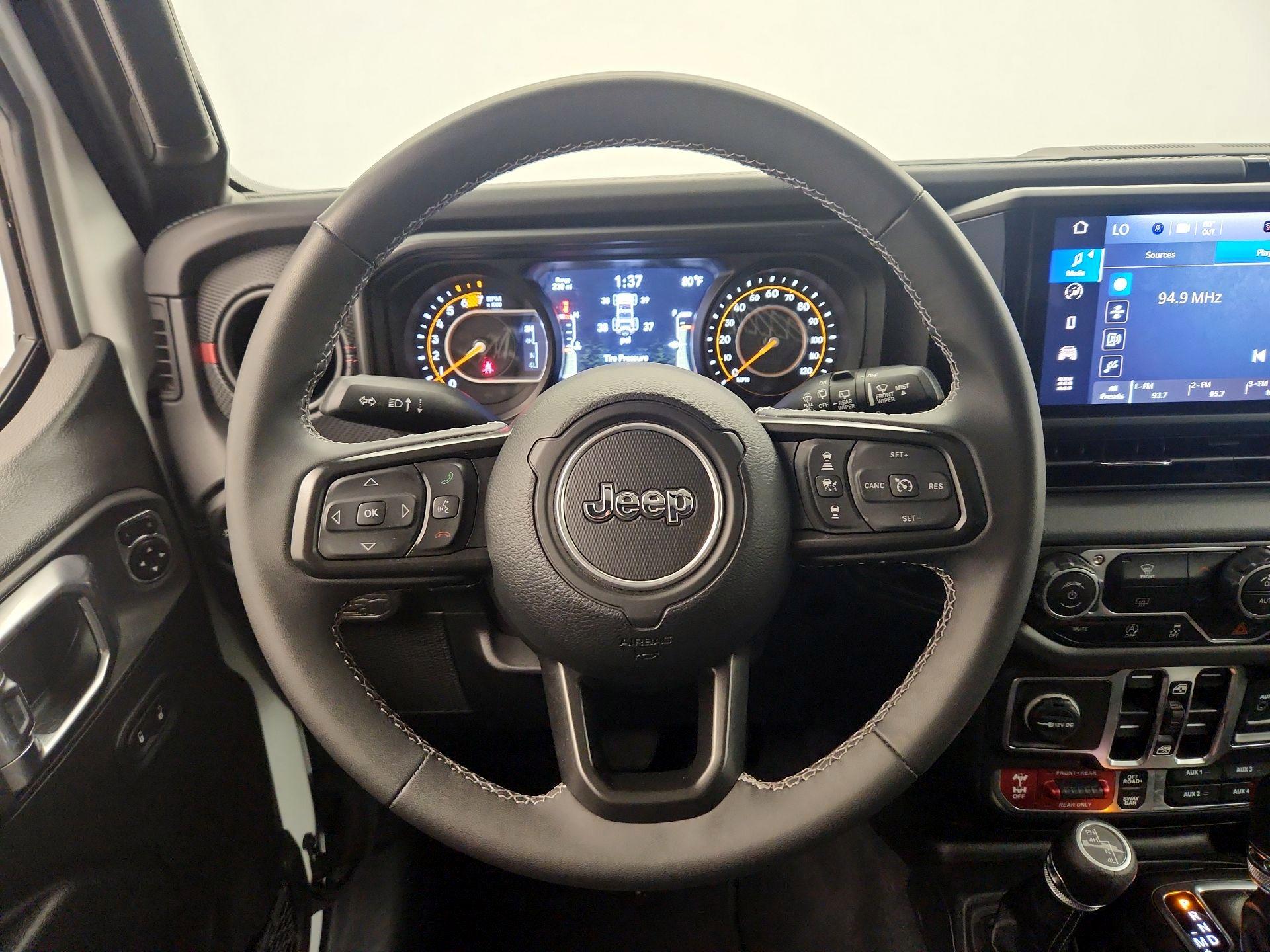 Thumbnail: 2025 Jeep Wrangler - 10