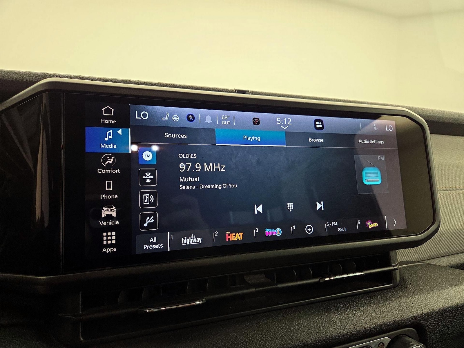 2024 Jeep Wrangler 4-Door Willys - Photo 16