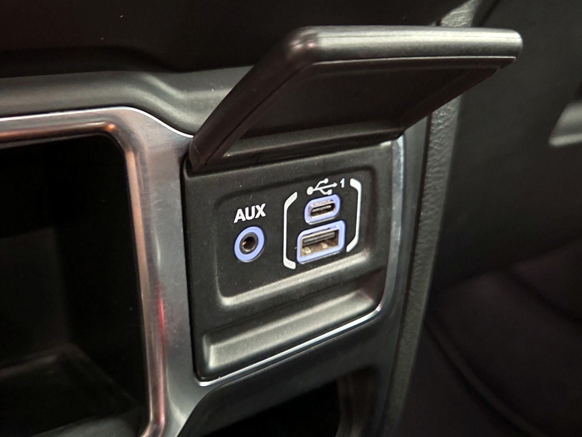 Thumbnail: 2023 Jeep Wrangler - 18