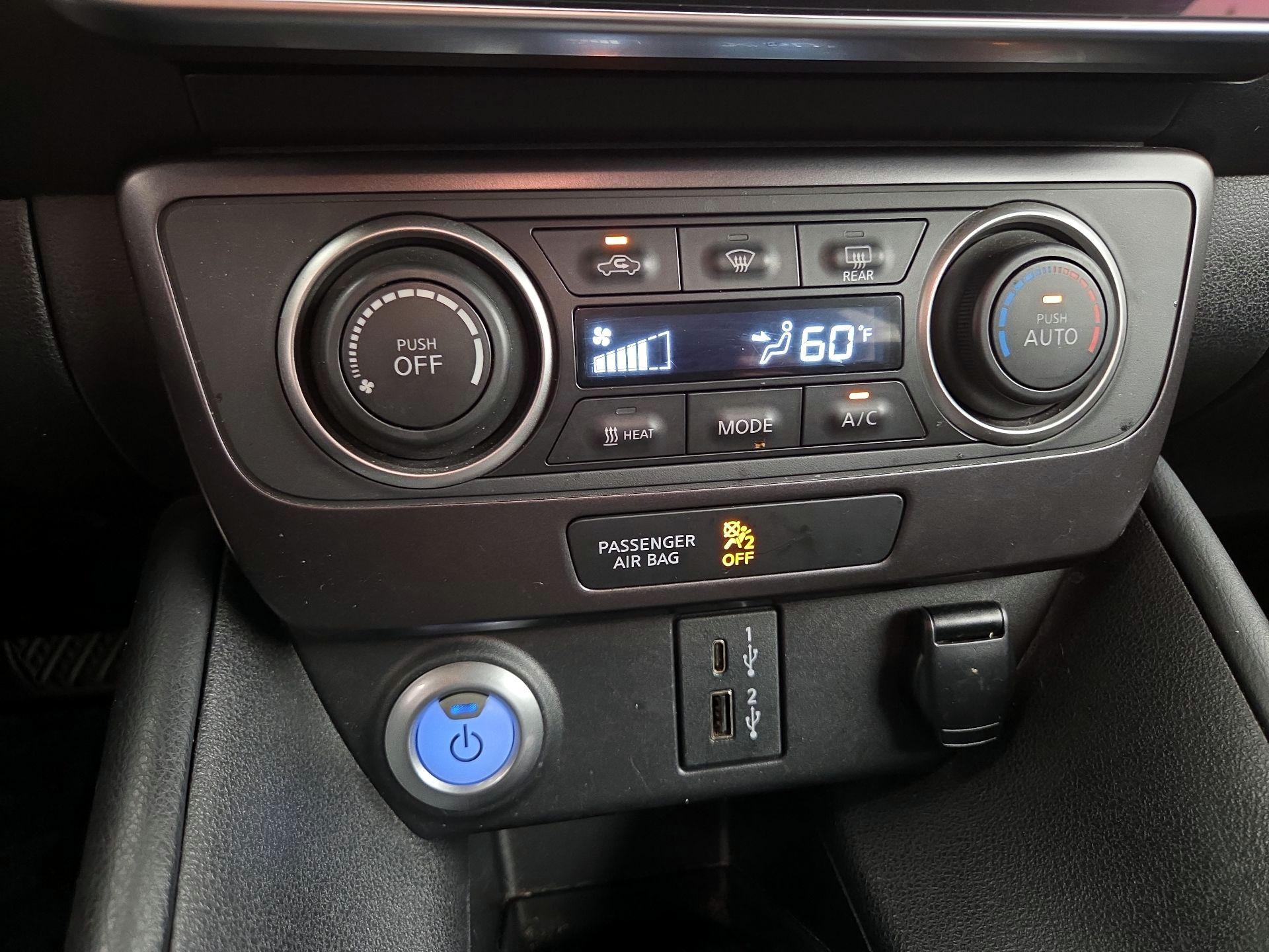 Thumbnail: 2022 Nissan Leaf - 16