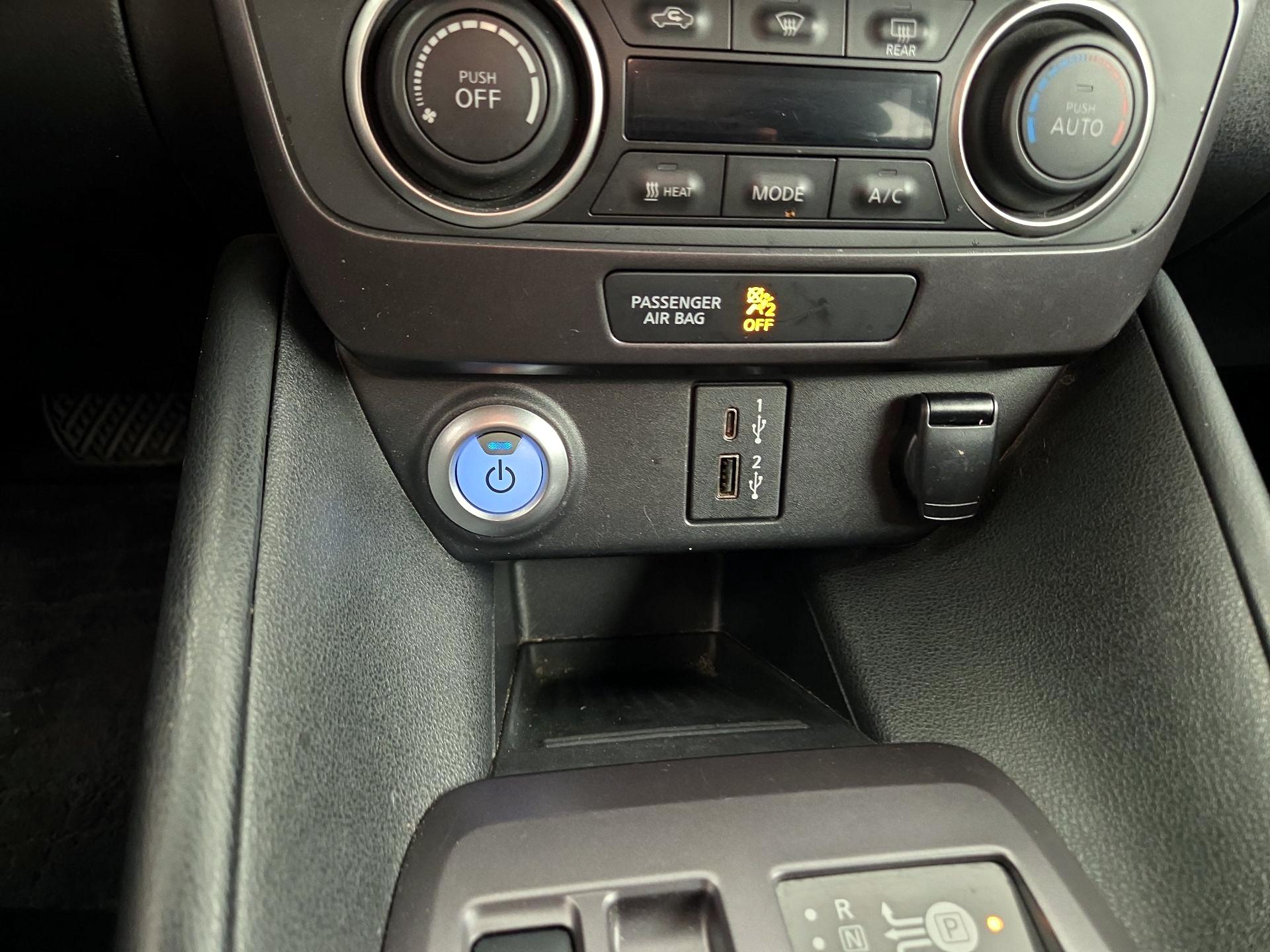 Thumbnail: 2022 Nissan Leaf - 18