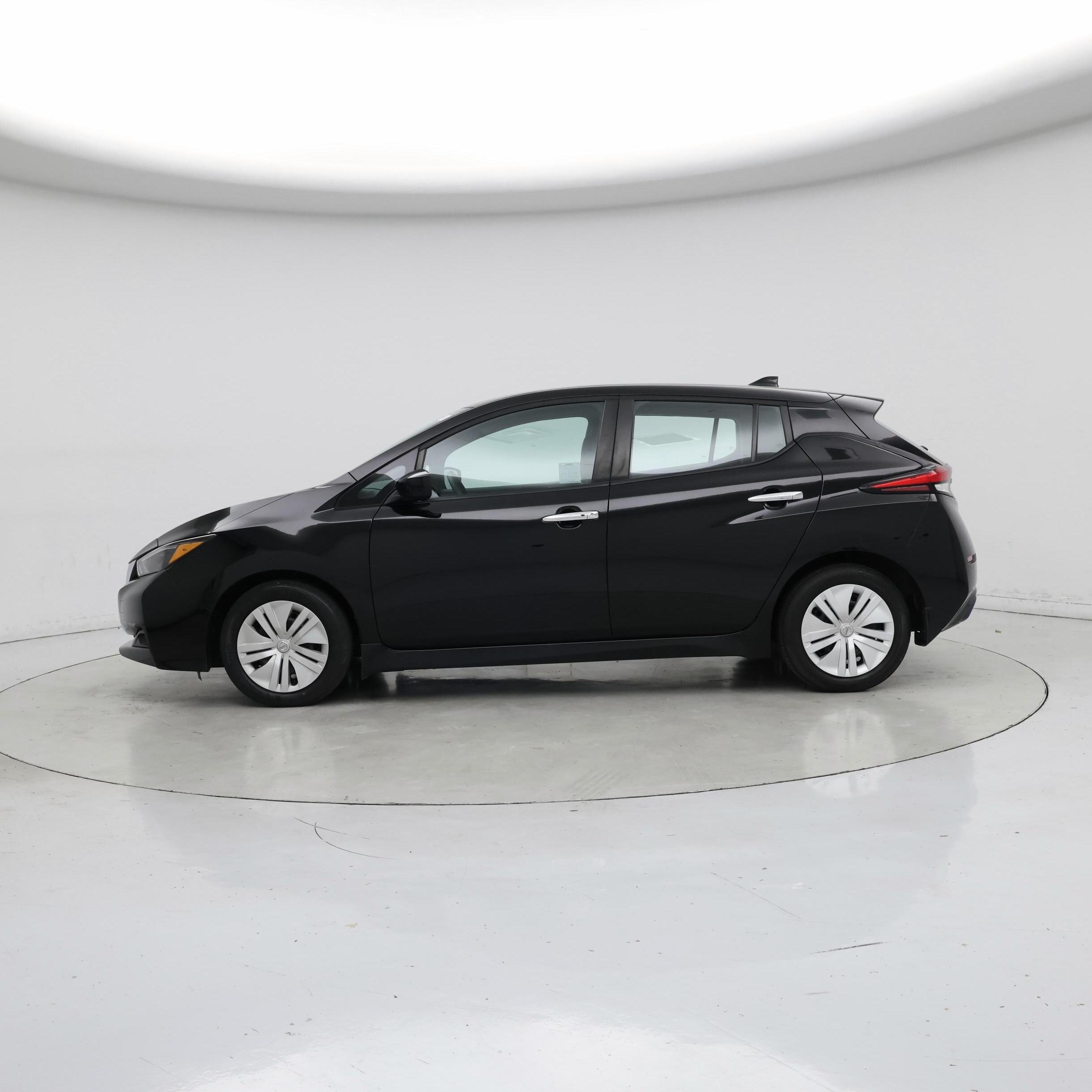 Thumbnail: 2022 Nissan Leaf - 3