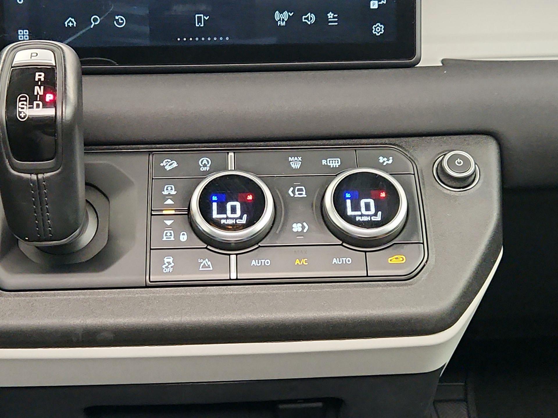 Thumbnail: 2021 Land Rover Defender - 17