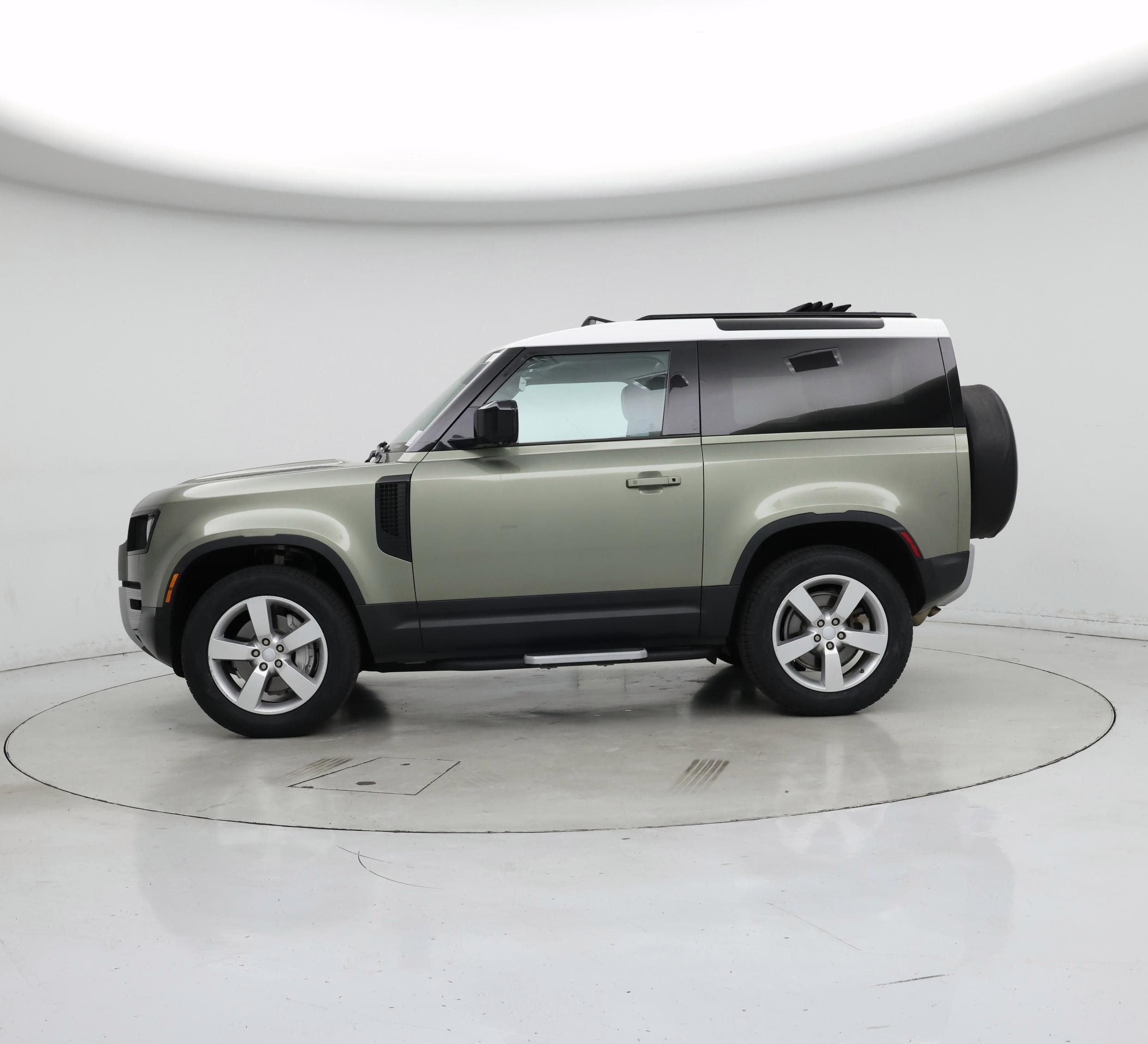 Thumbnail: 2021 Land Rover Defender - 3