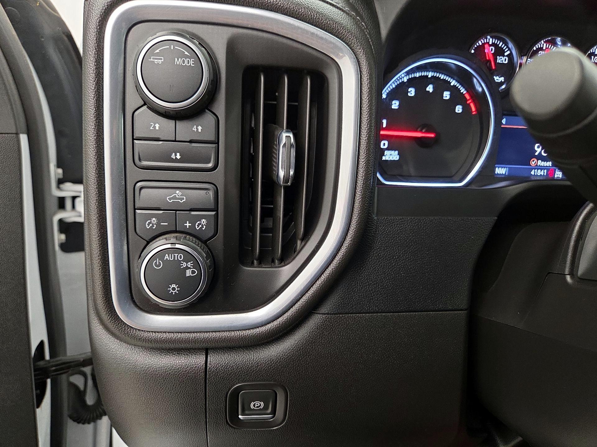 Thumbnail: 2022 Chevrolet Silverado 2500 - 13