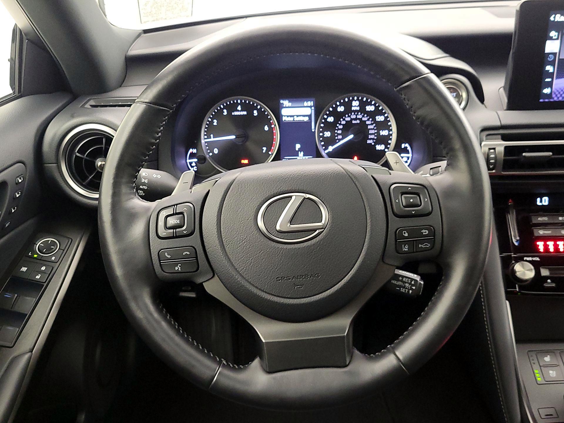 Thumbnail: 2022 Lexus IS - 10