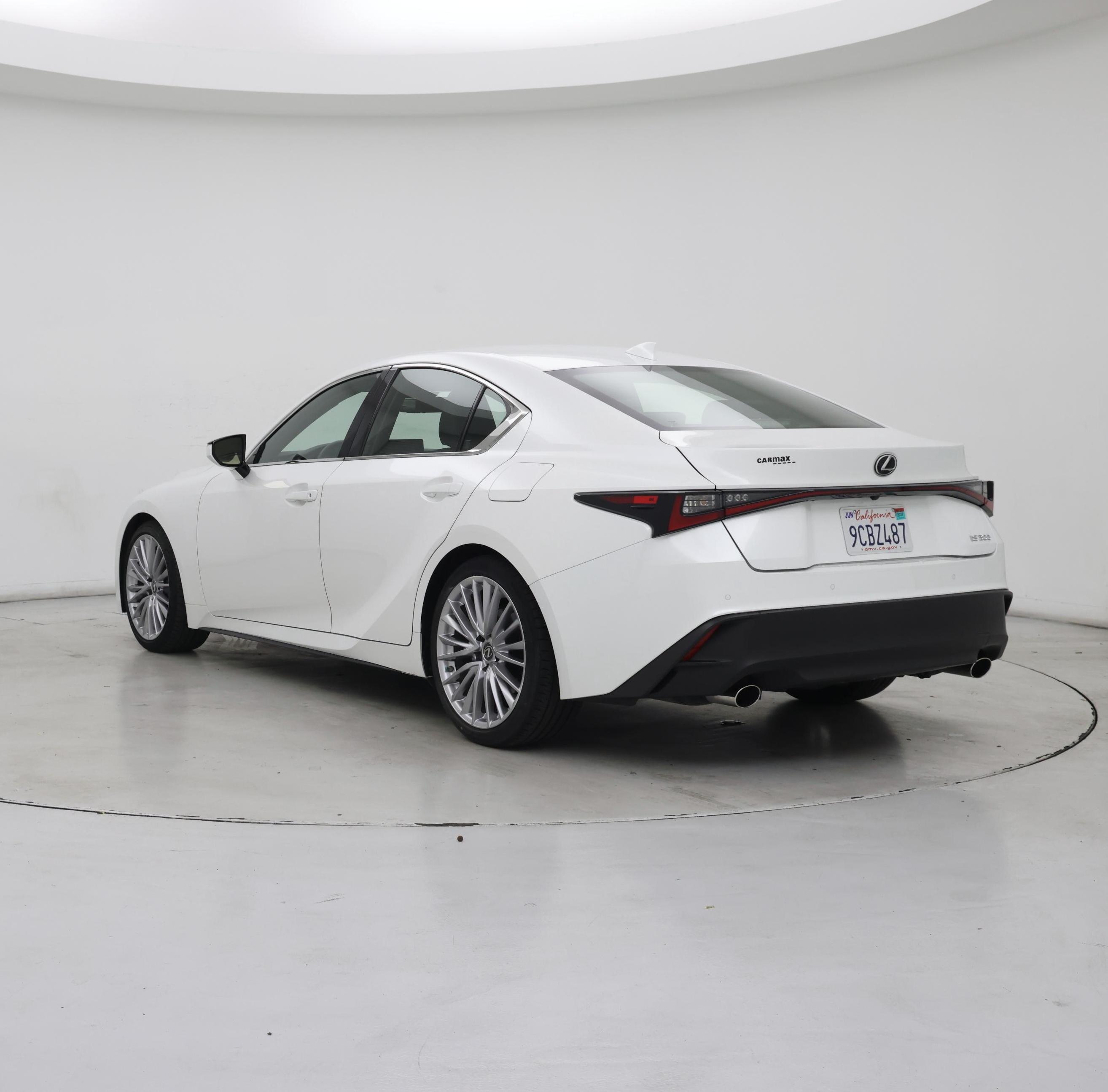 Thumbnail: 2022 Lexus IS - 2
