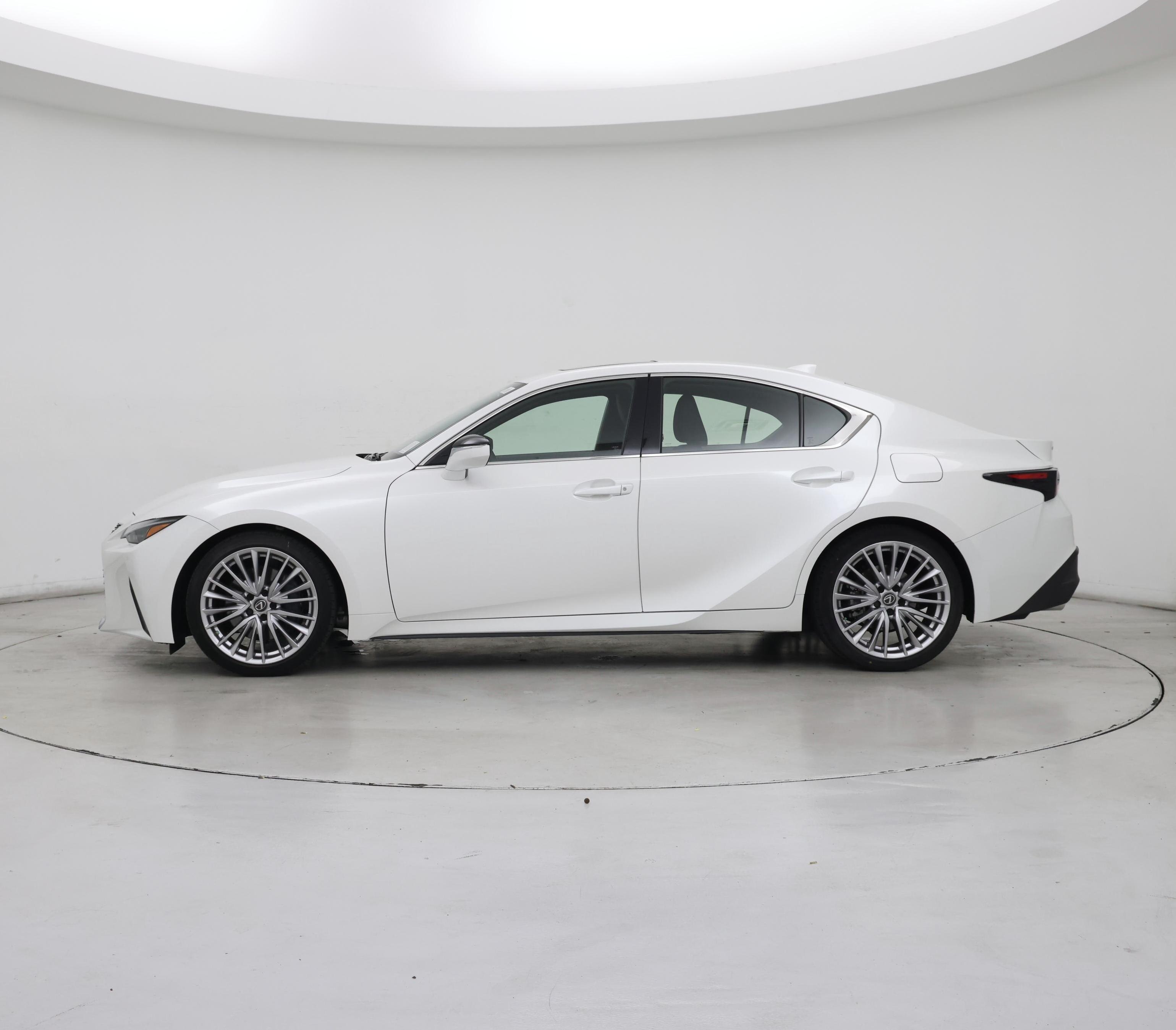 Thumbnail: 2022 Lexus IS - 3
