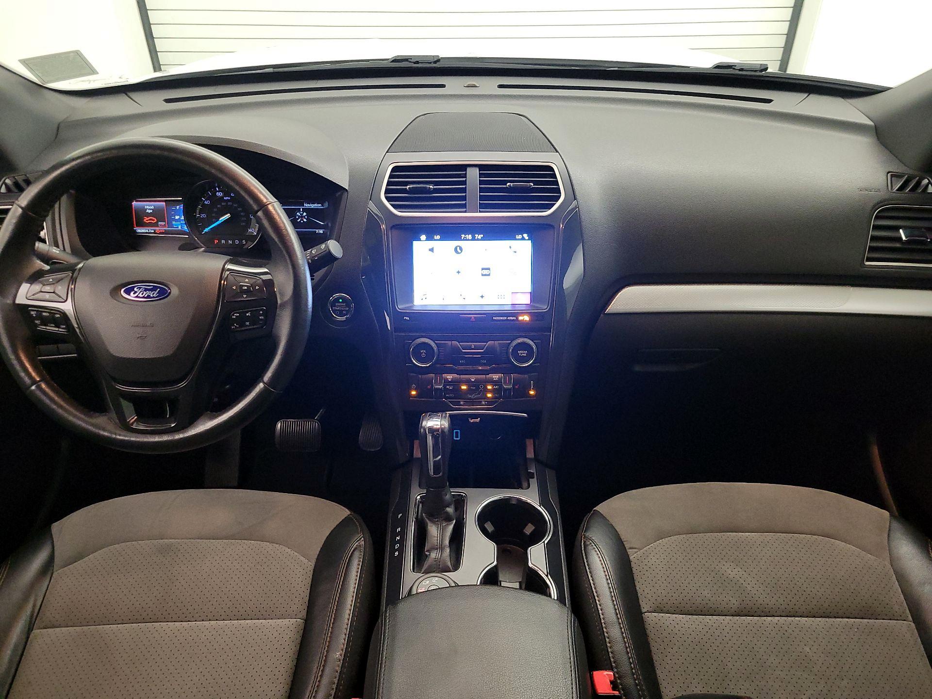 Thumbnail: 2017 Ford Explorer - 9