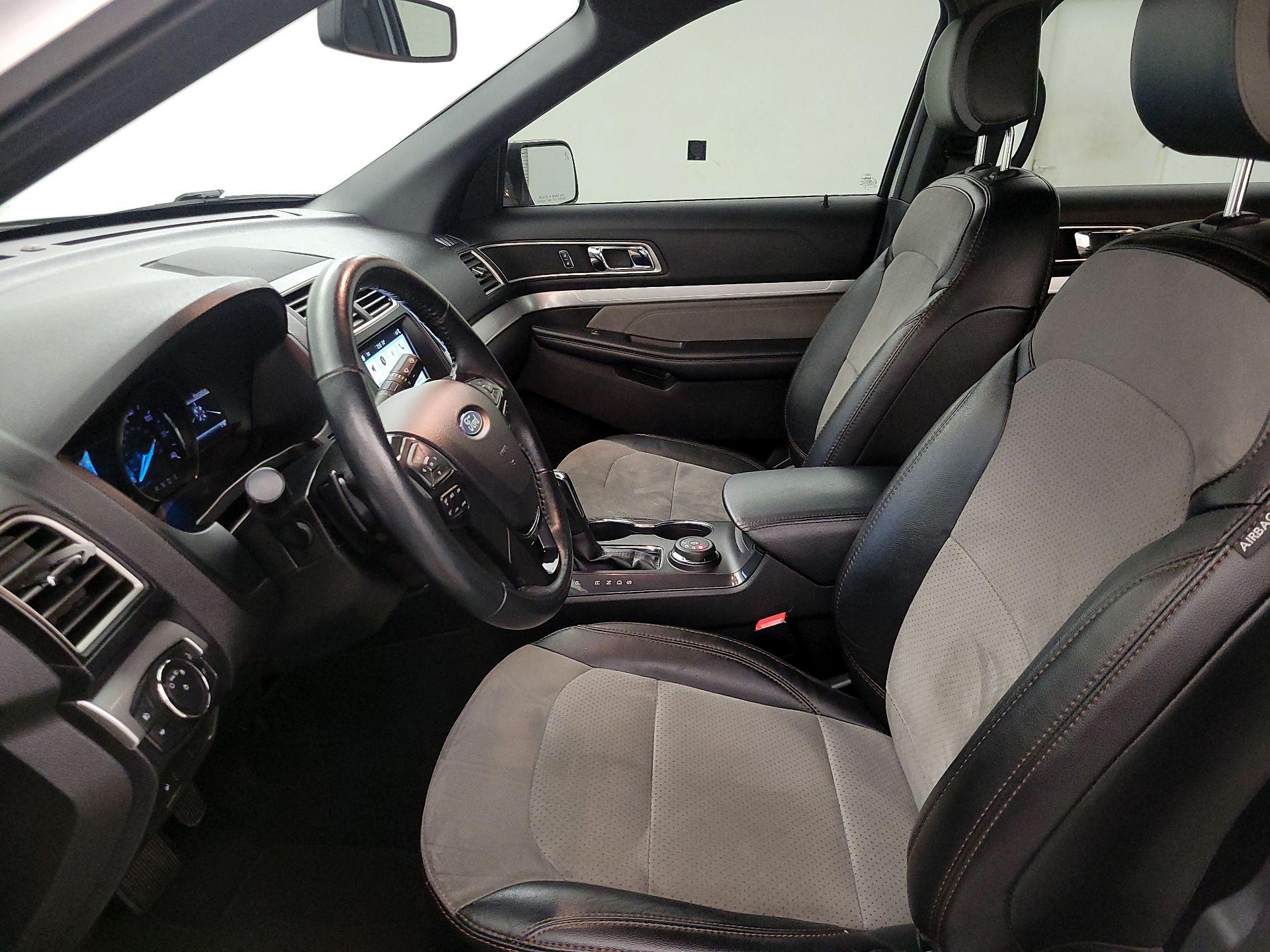 Thumbnail: 2017 Ford Explorer - 11