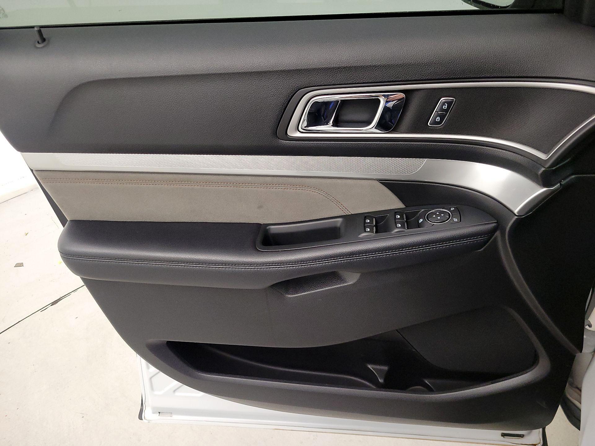 Thumbnail: 2017 Ford Explorer - 12