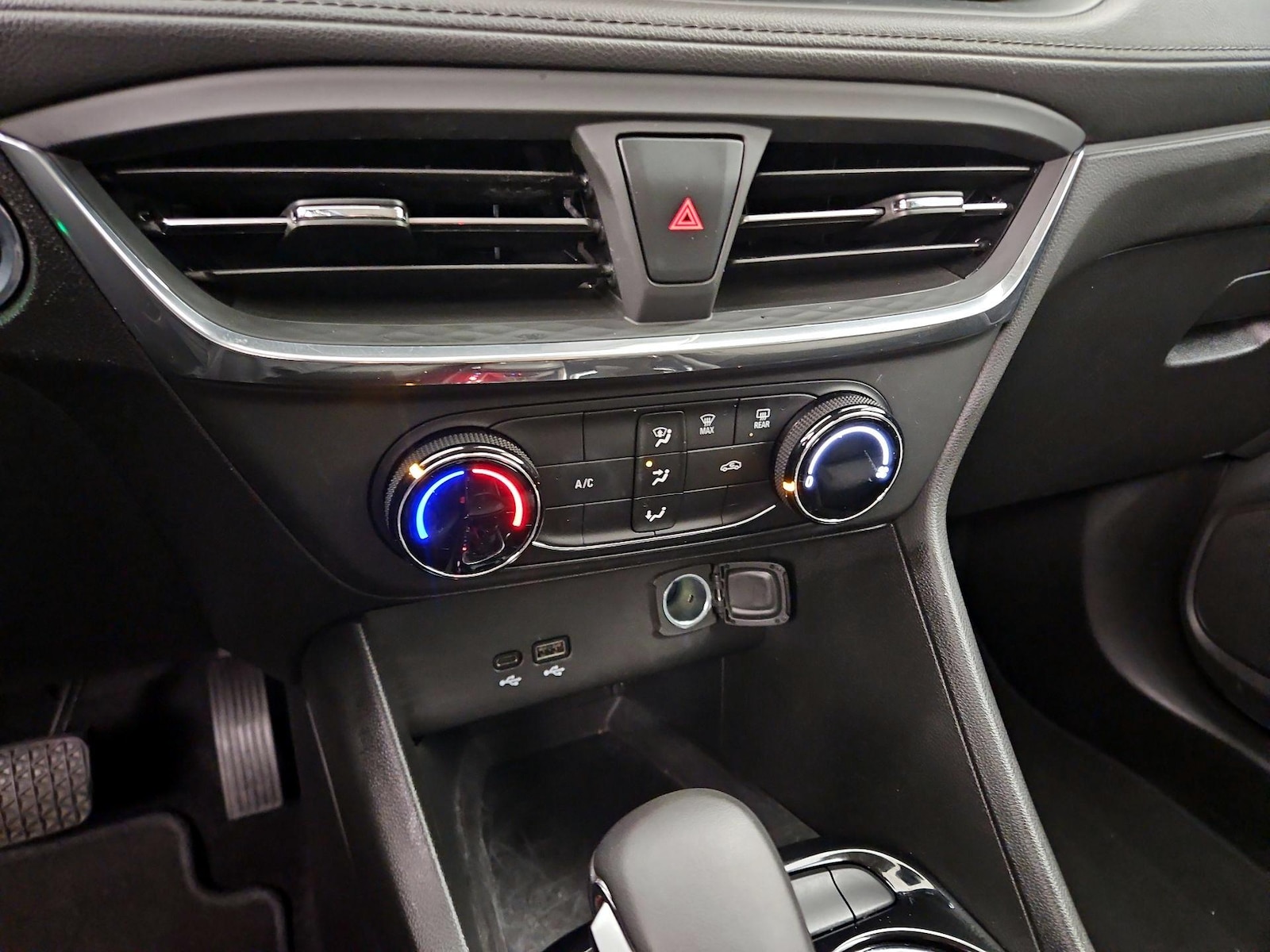 2025 Buick Encore GX Preferred - Photo 17