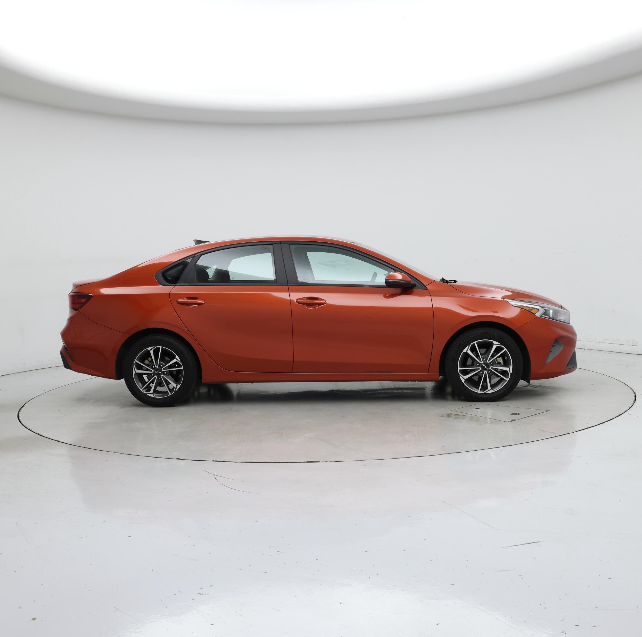 Thumbnail: 2023 Kia Forte - 7